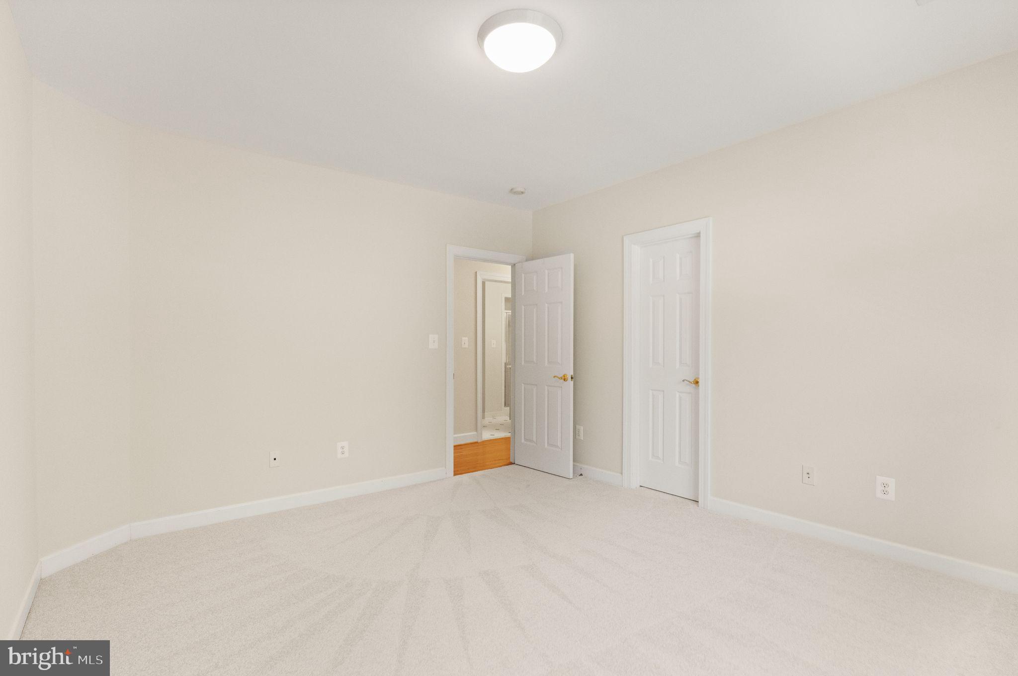 THUNDER OAK - Residential