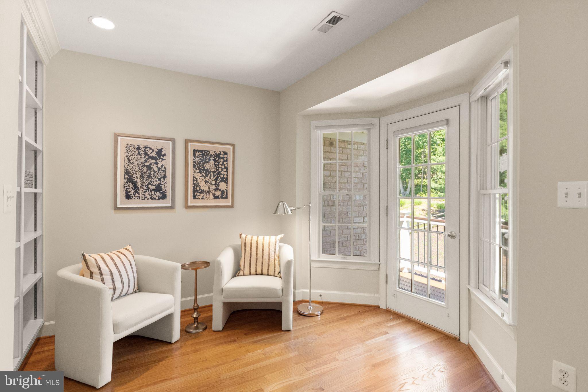 THUNDER OAK - Residential