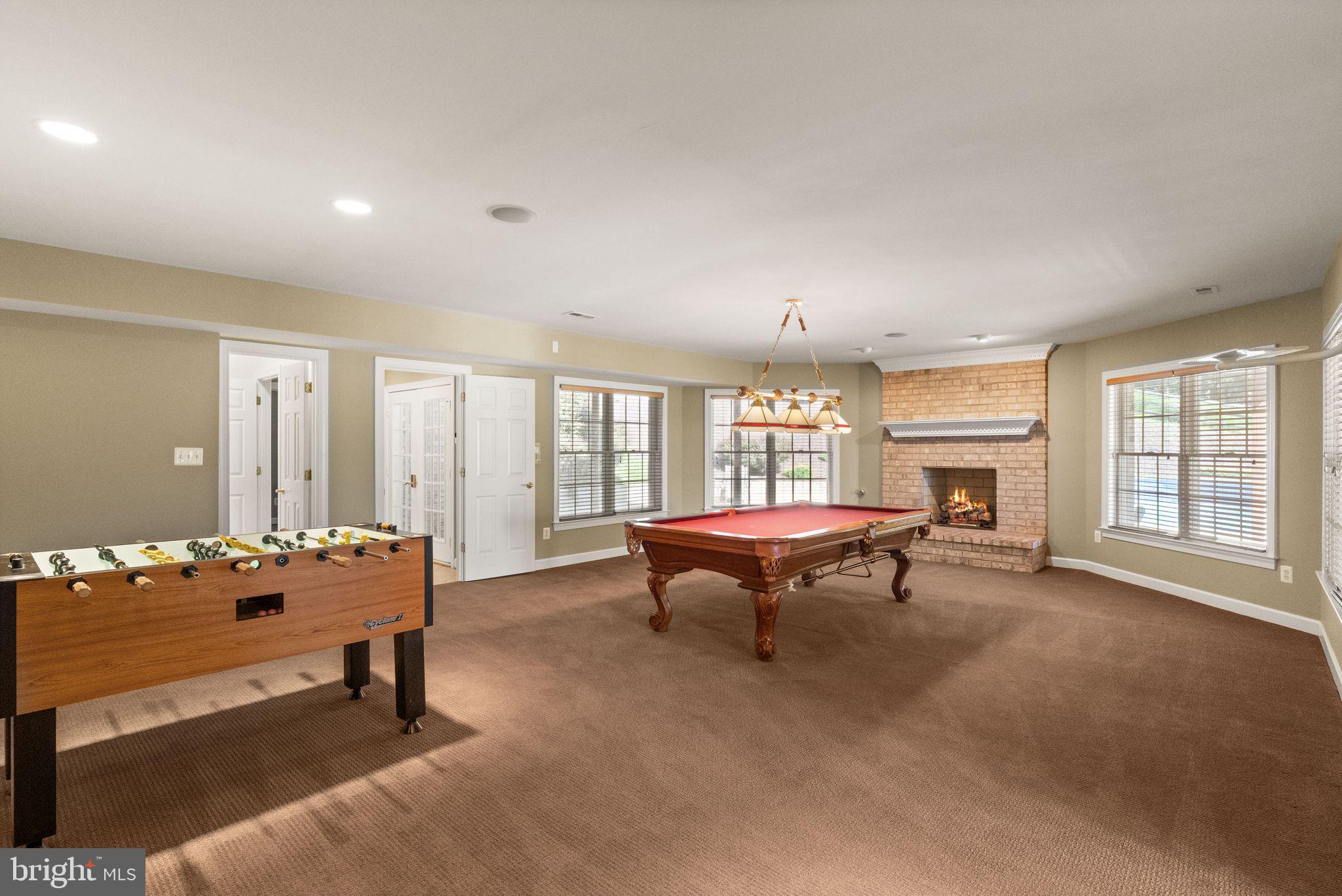 THUNDER OAK - Residential