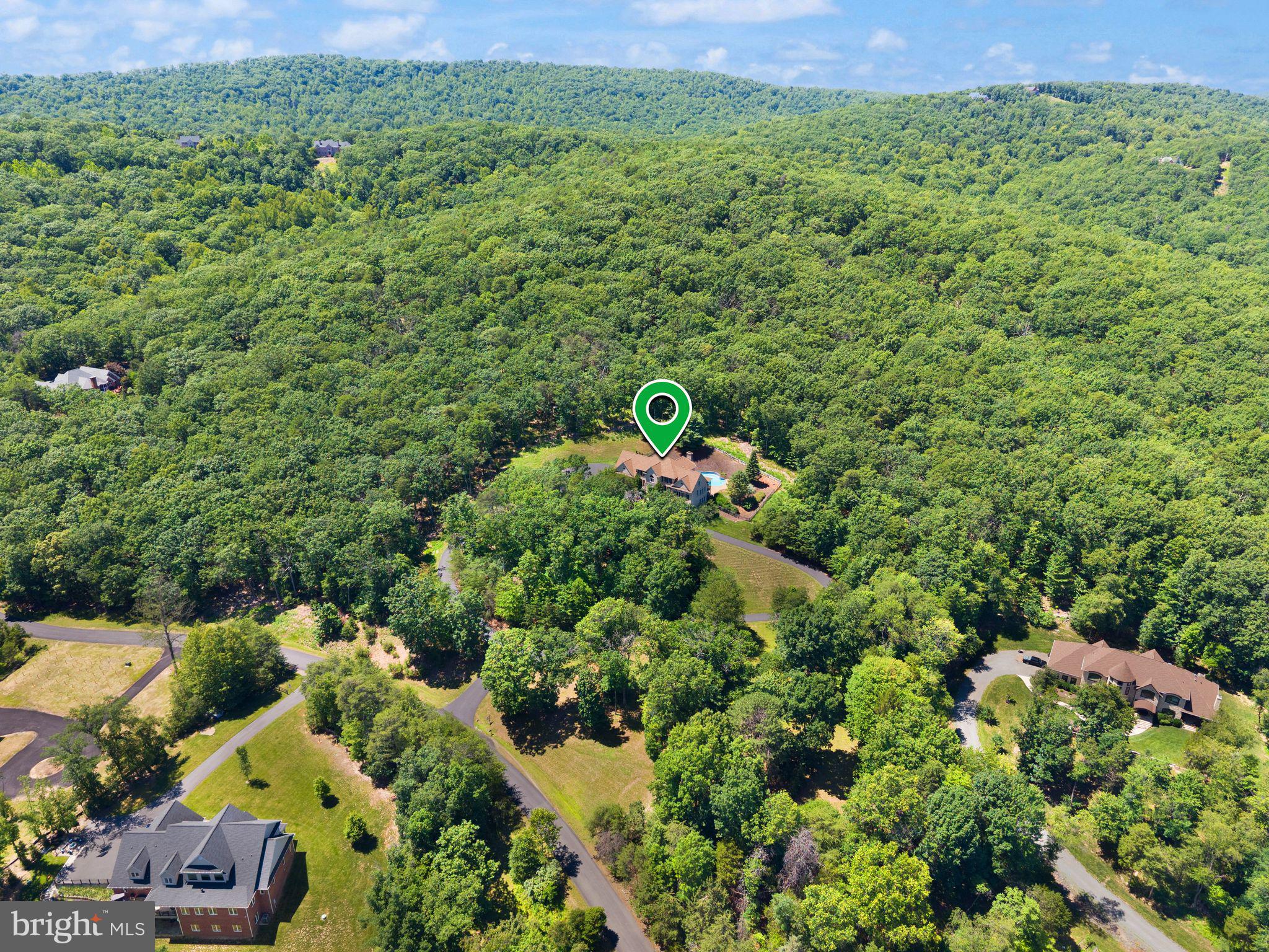 THUNDER OAK - Residential