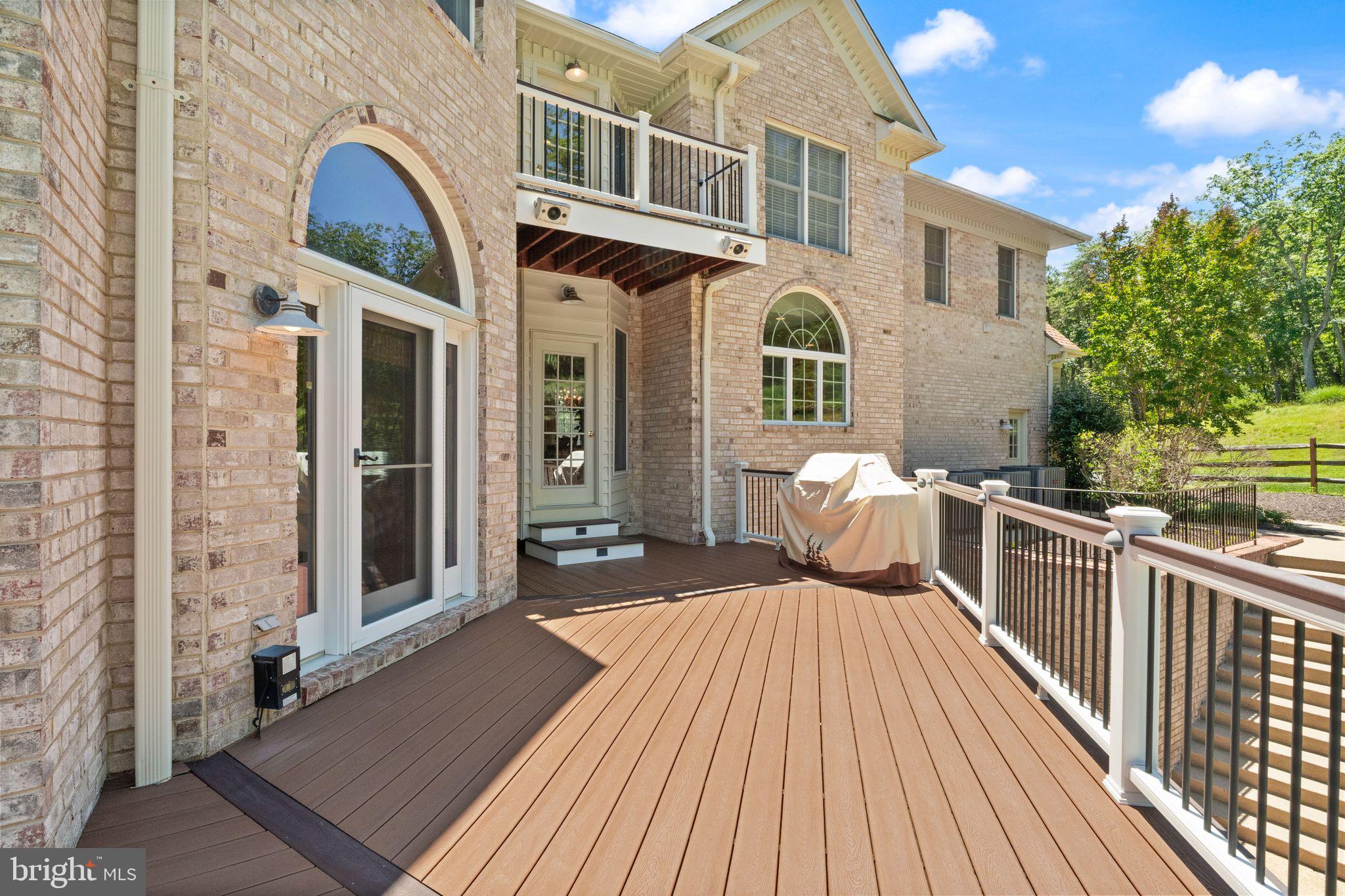 THUNDER OAK - Residential