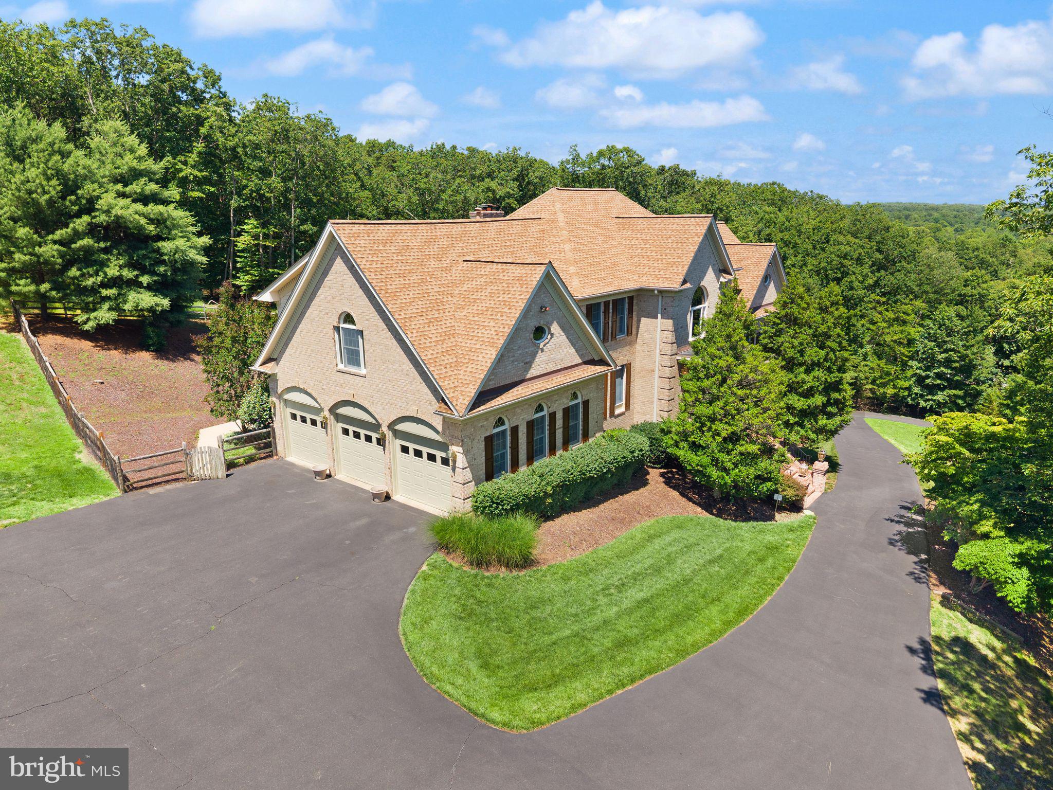 THUNDER OAK - Residential