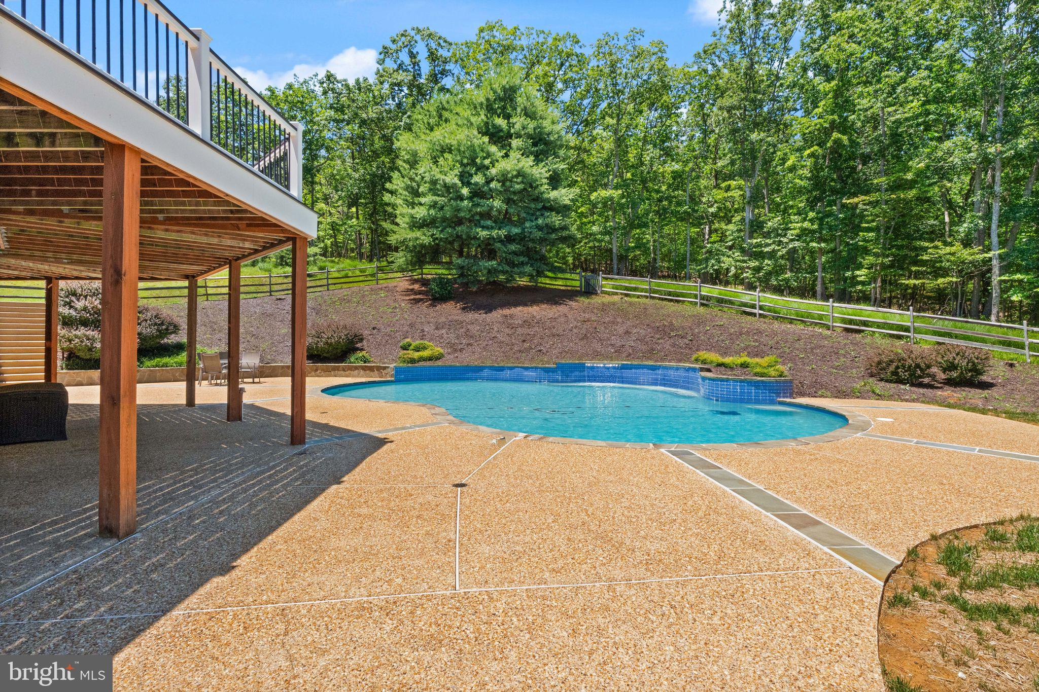 THUNDER OAK - Residential