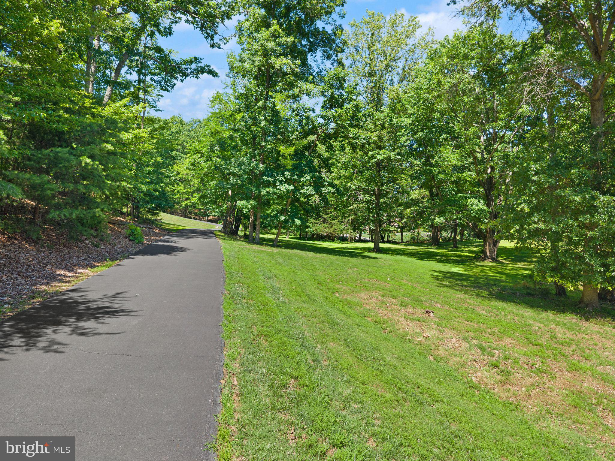 THUNDER OAK - Residential