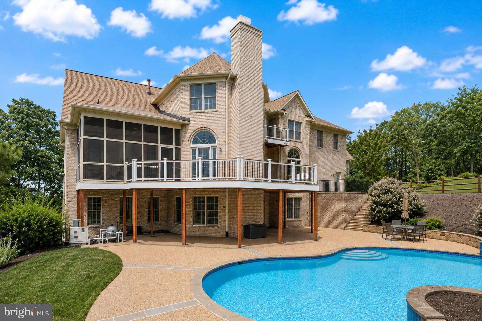 THUNDER OAK - Residential
