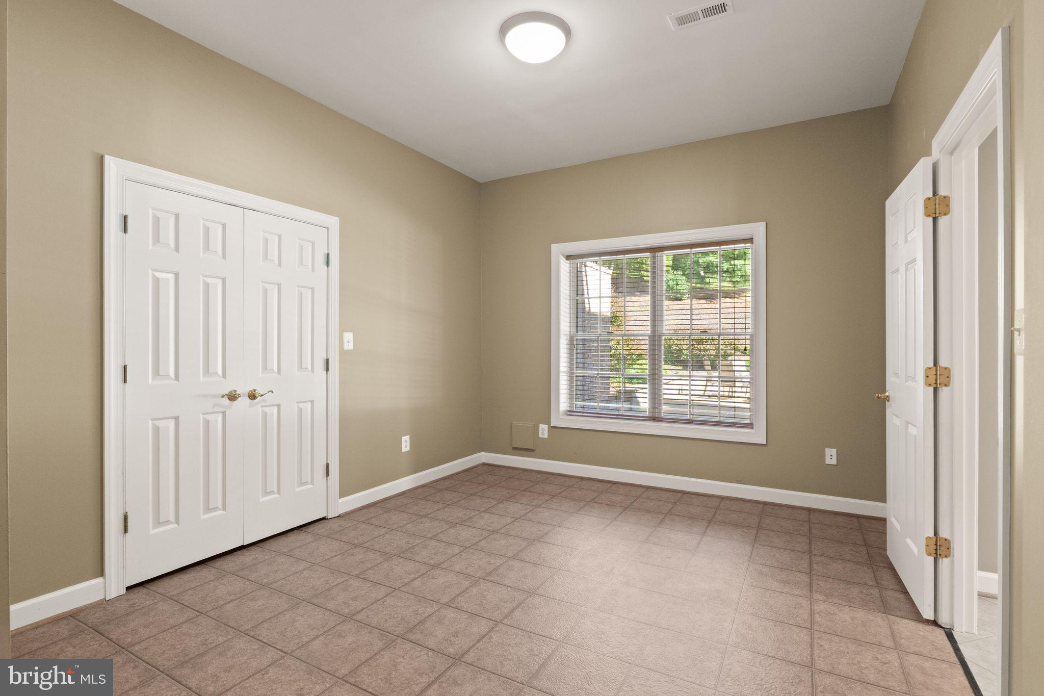 THUNDER OAK - Residential