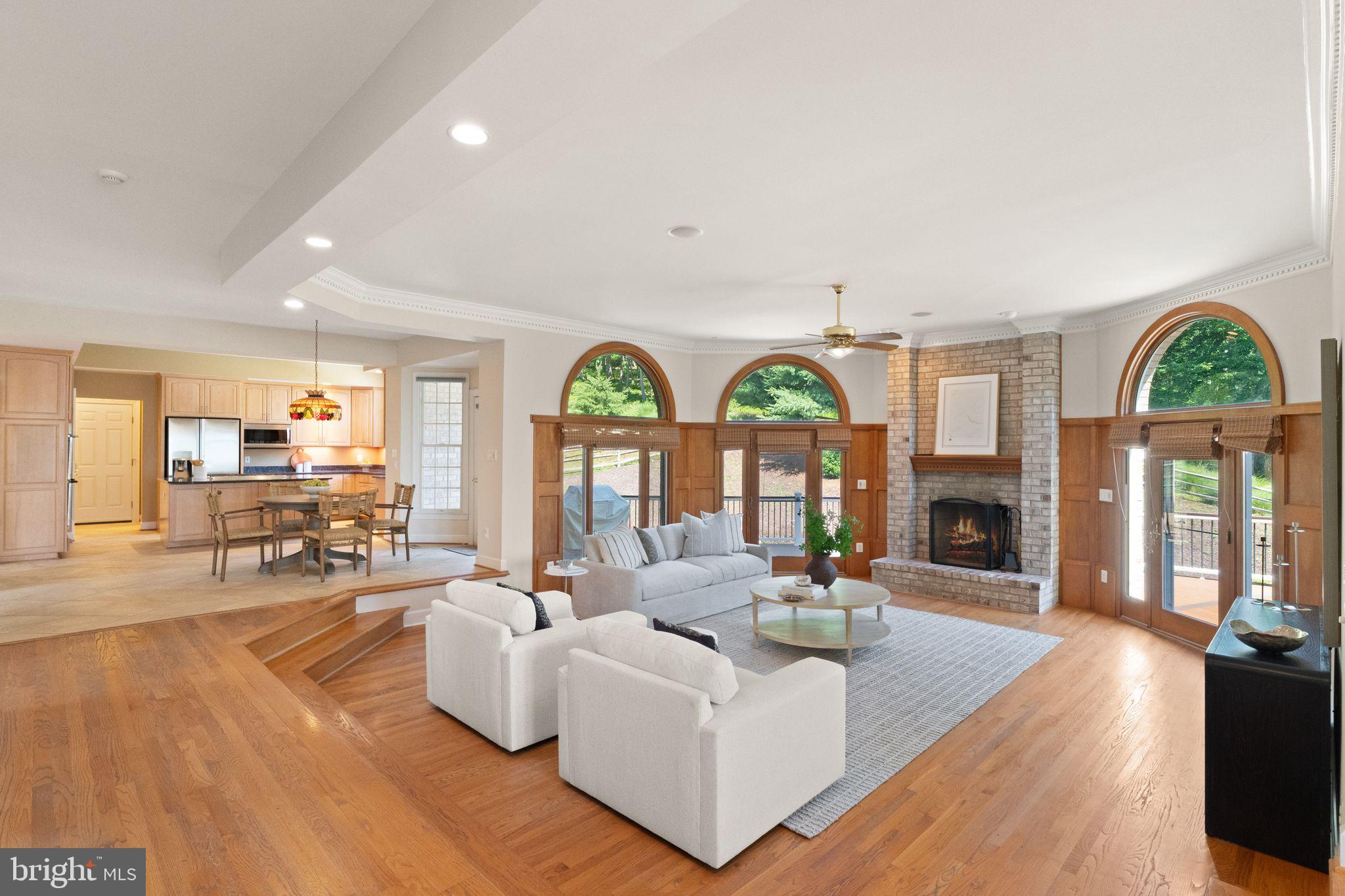 THUNDER OAK - Residential