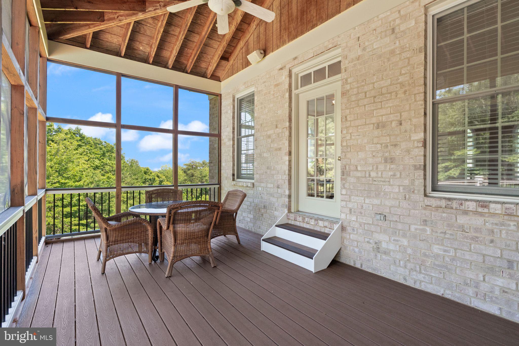 THUNDER OAK - Residential