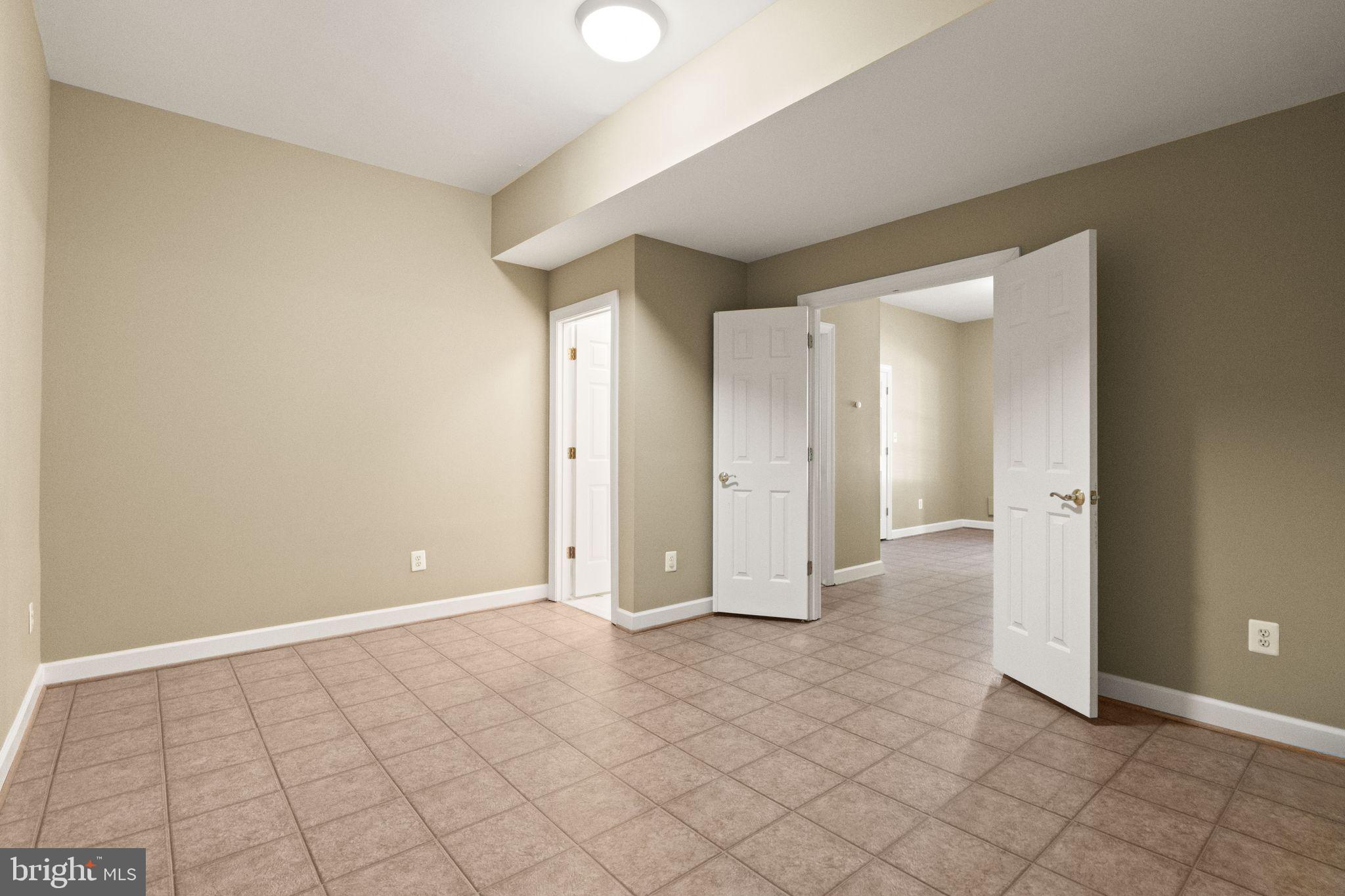 THUNDER OAK - Residential
