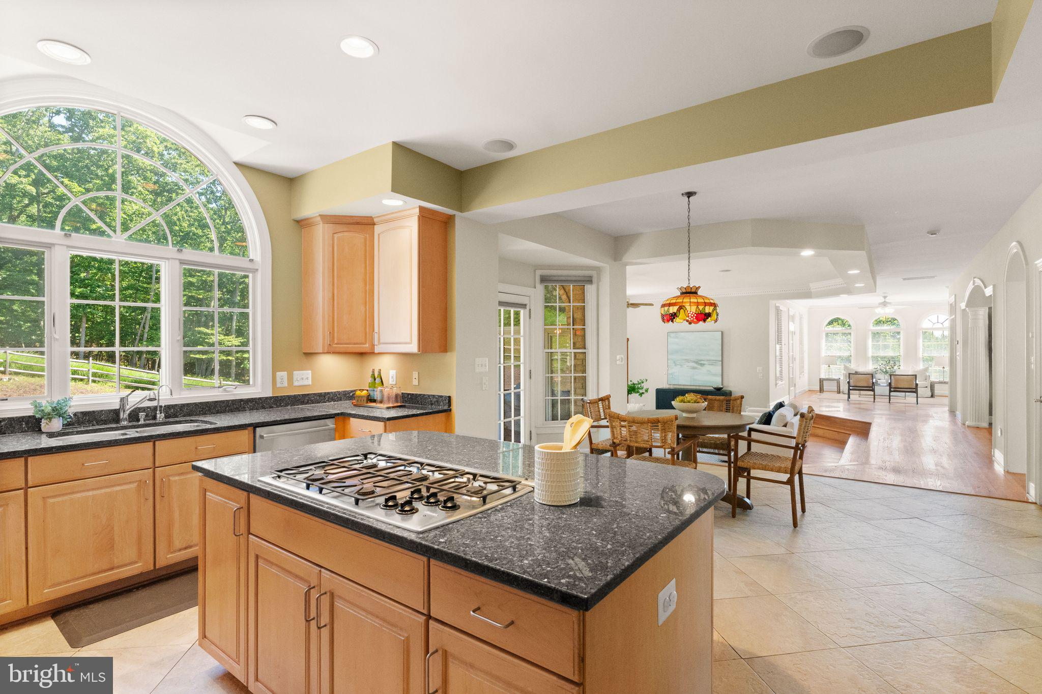 THUNDER OAK - Residential
