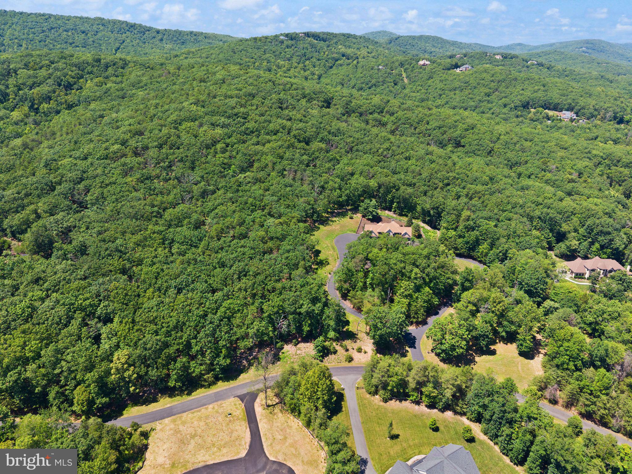 THUNDER OAK - Residential