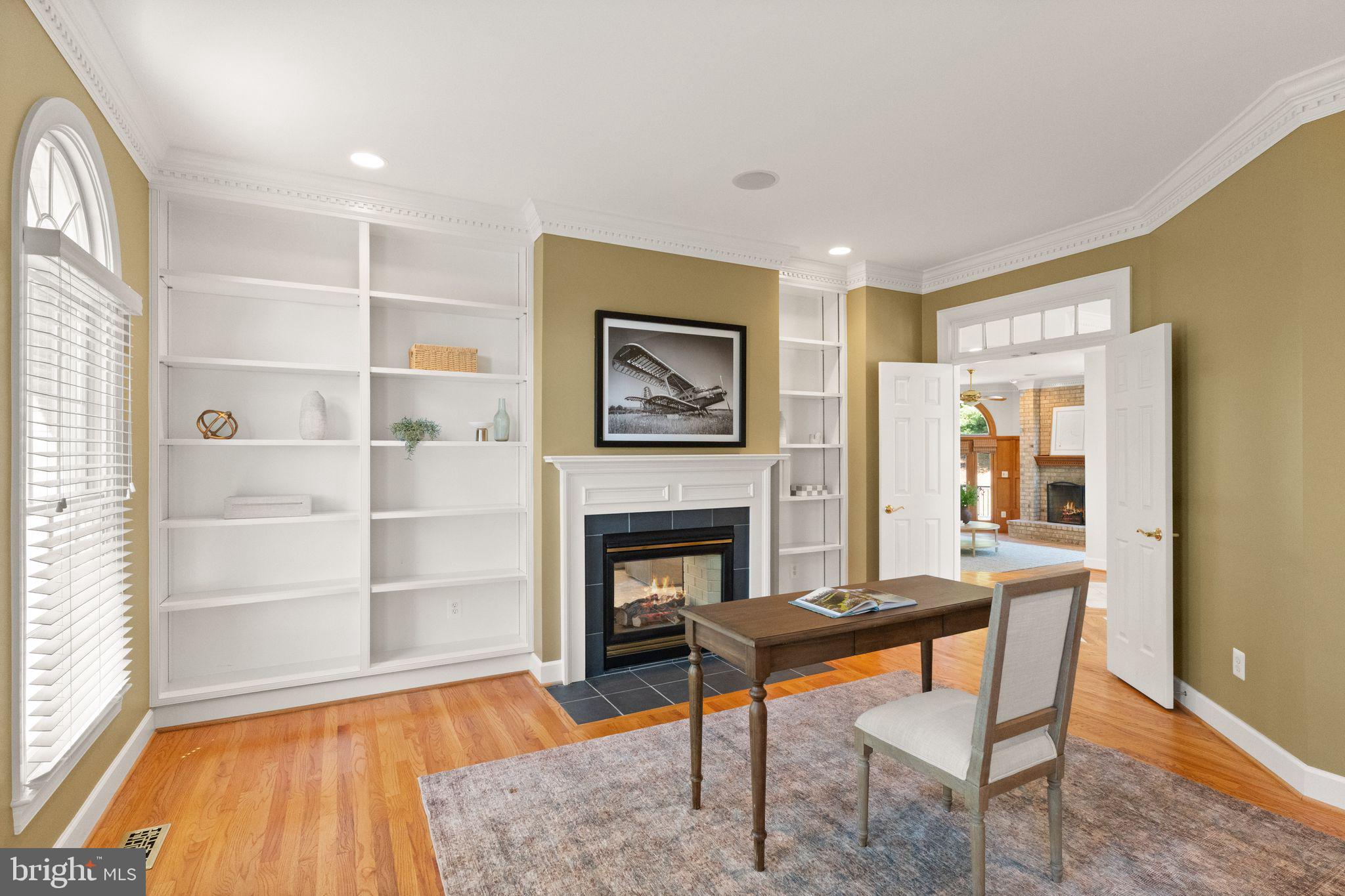 THUNDER OAK - Residential