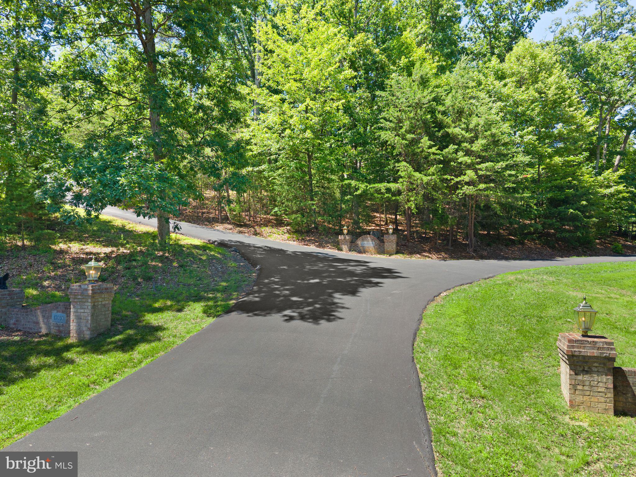 THUNDER OAK - Residential