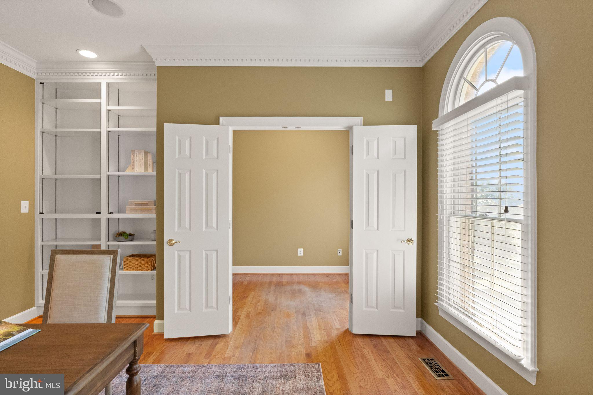 THUNDER OAK - Residential