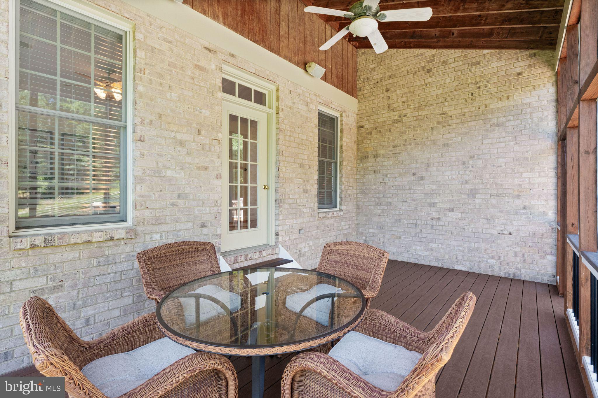 THUNDER OAK - Residential