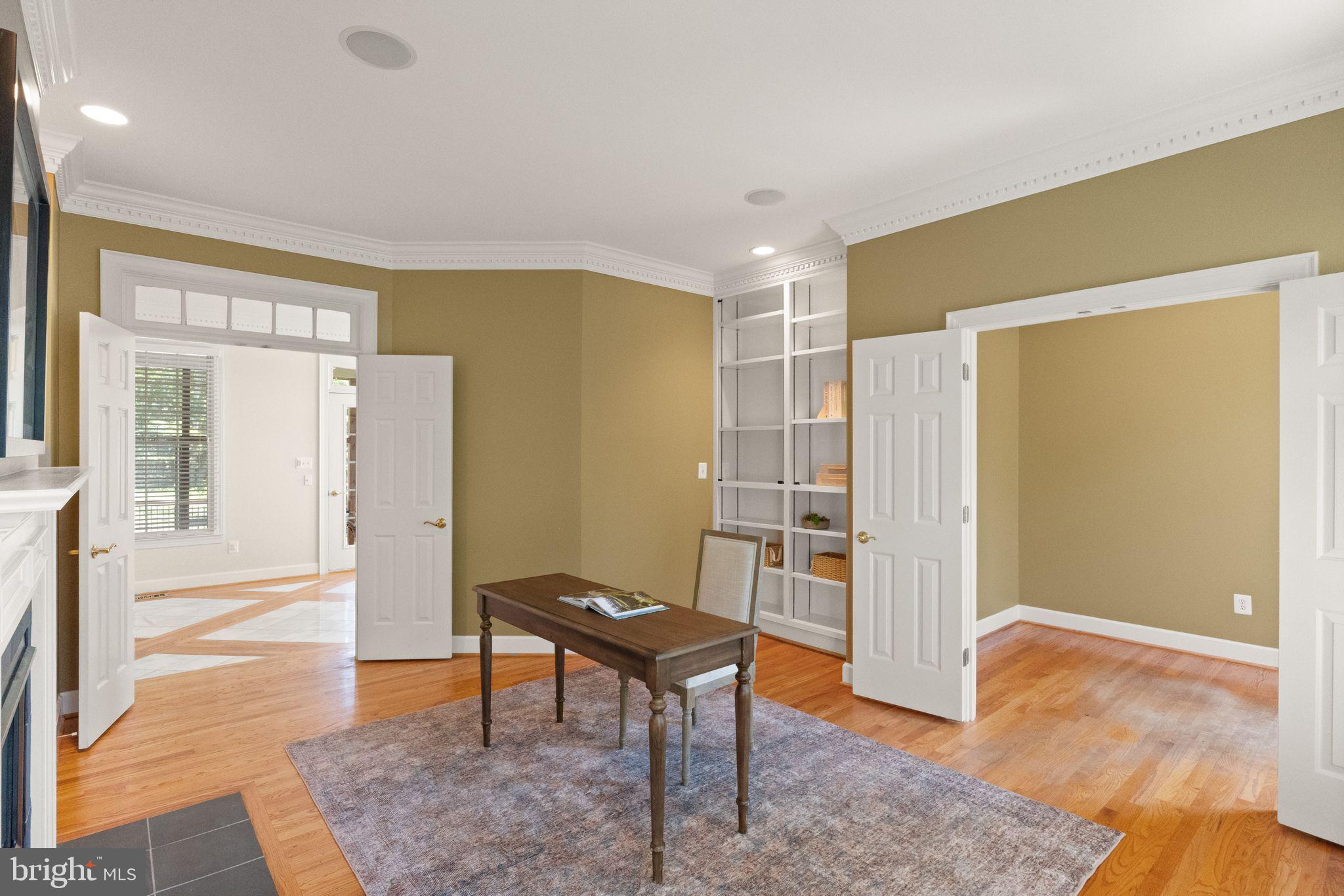 THUNDER OAK - Residential