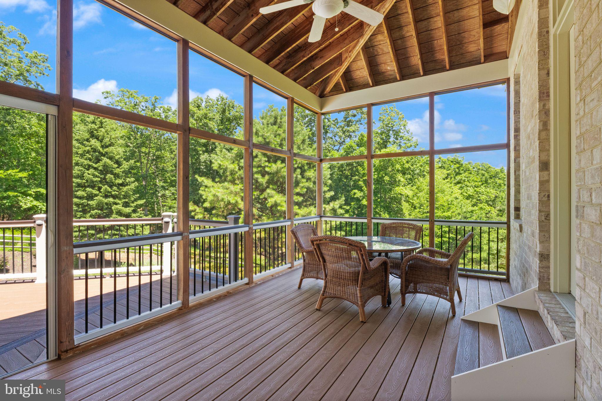 THUNDER OAK - Residential