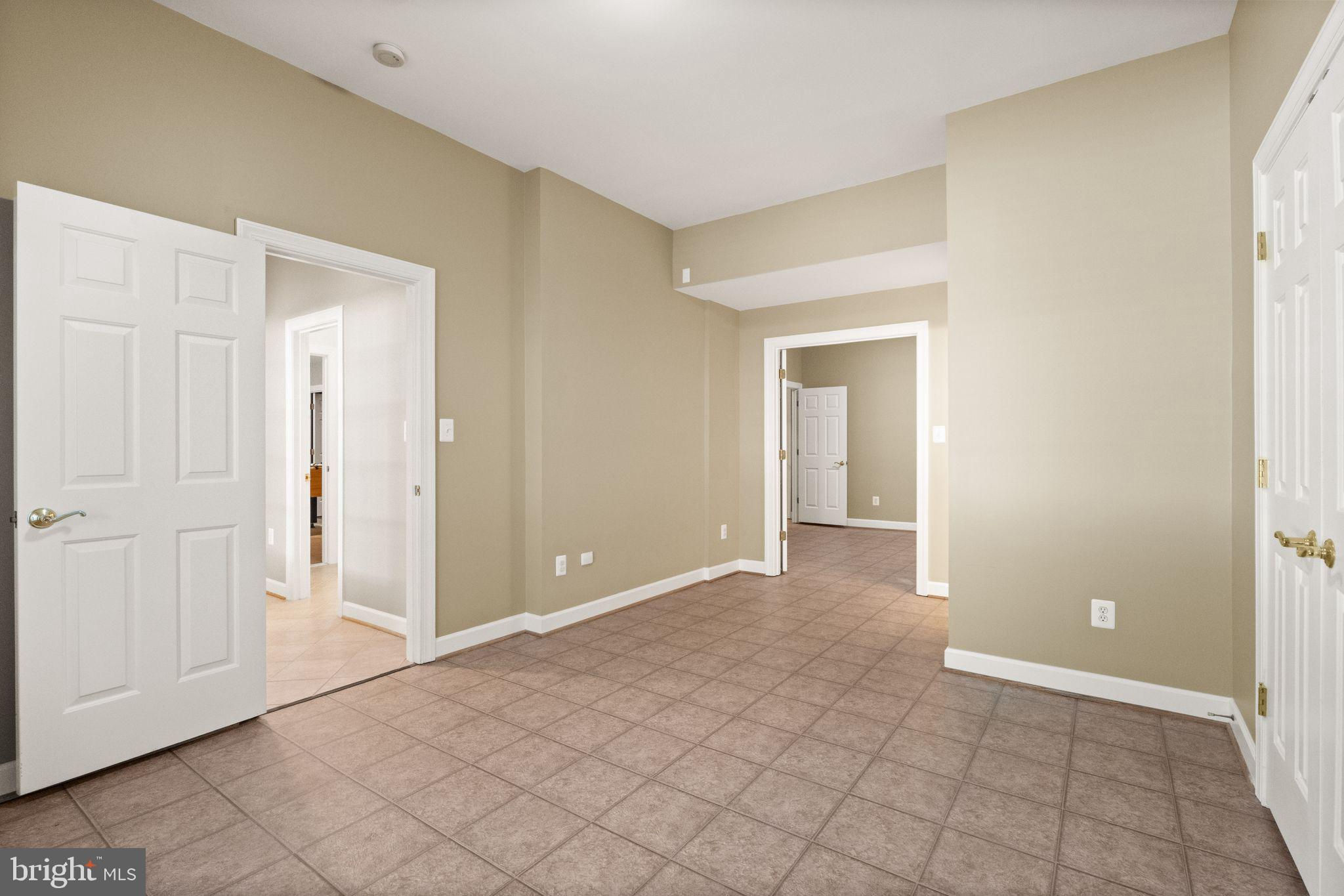 THUNDER OAK - Residential