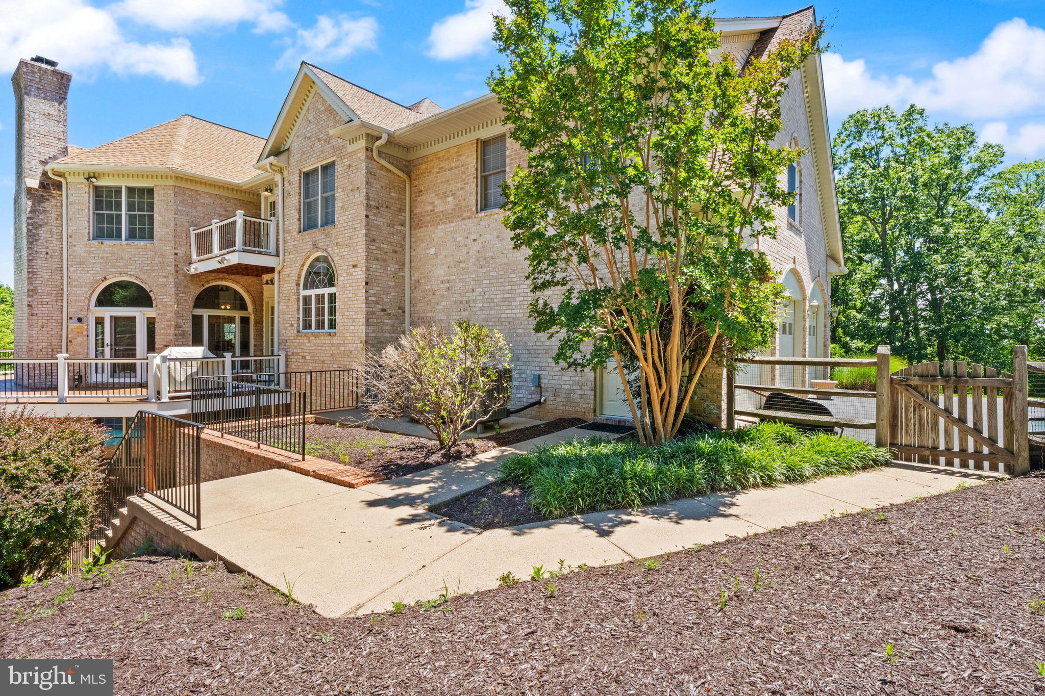 THUNDER OAK - Residential