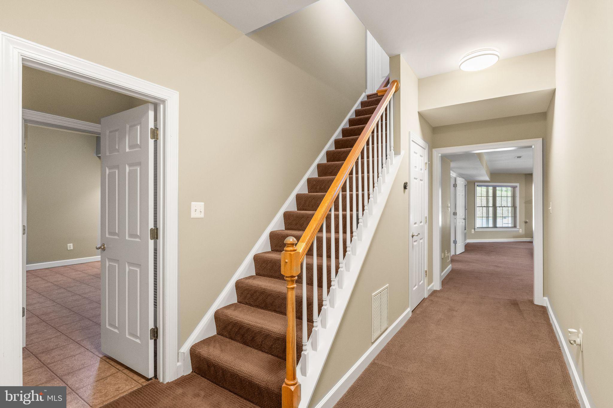 THUNDER OAK - Residential