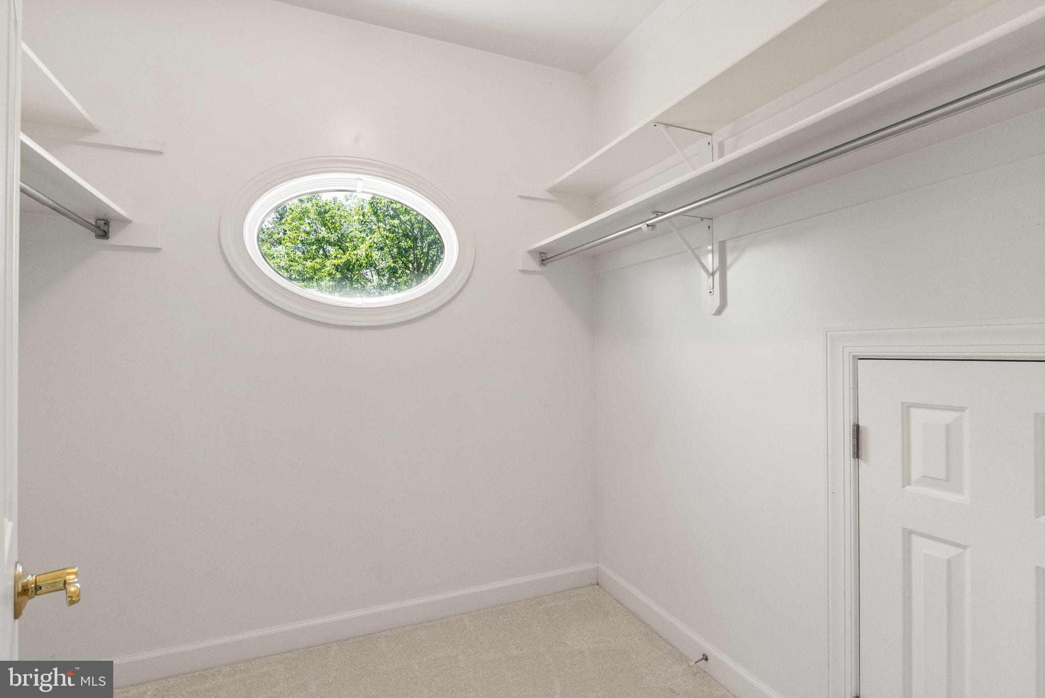 THUNDER OAK - Residential