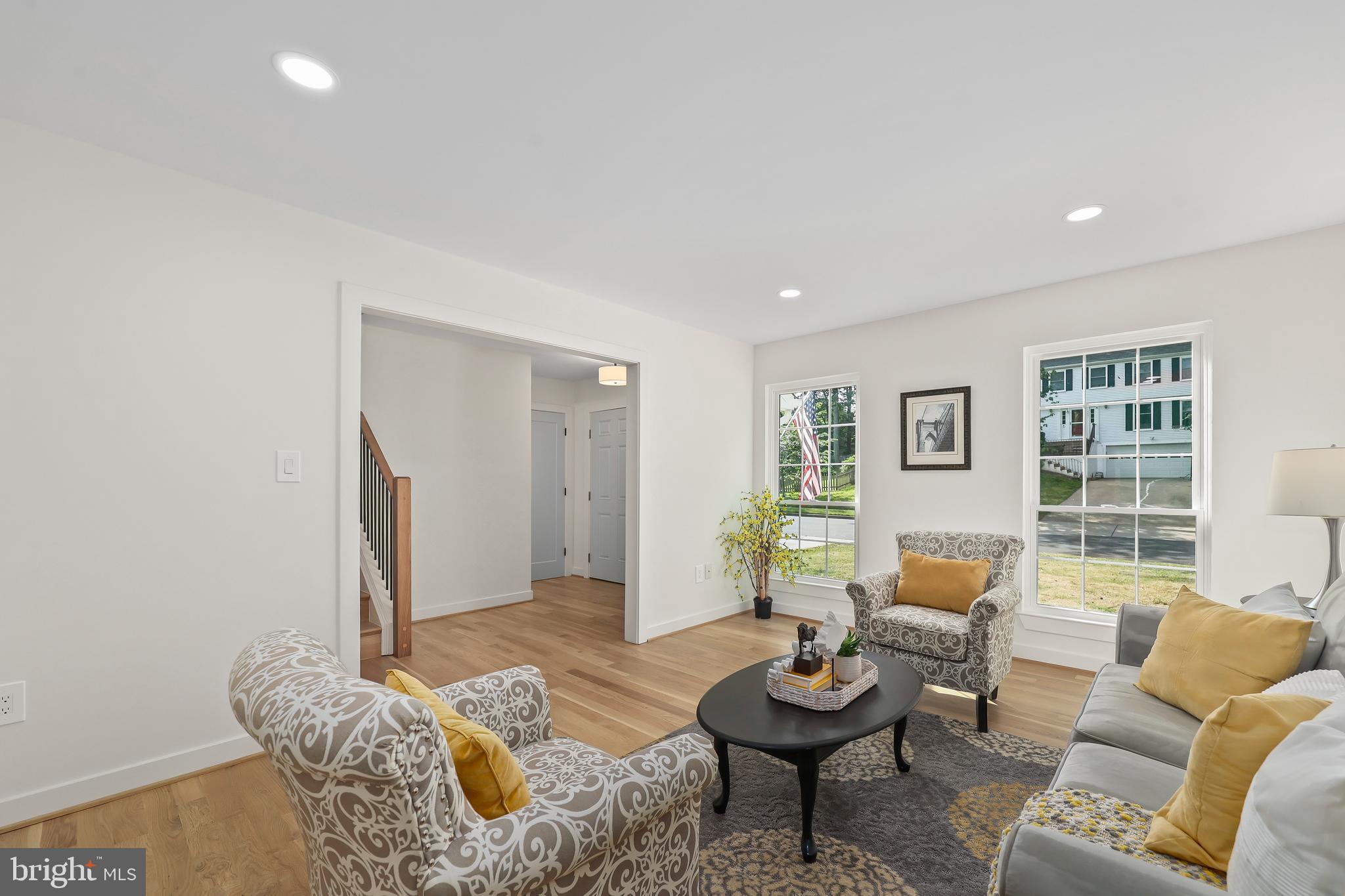 COUNTRY CLUB - Residential