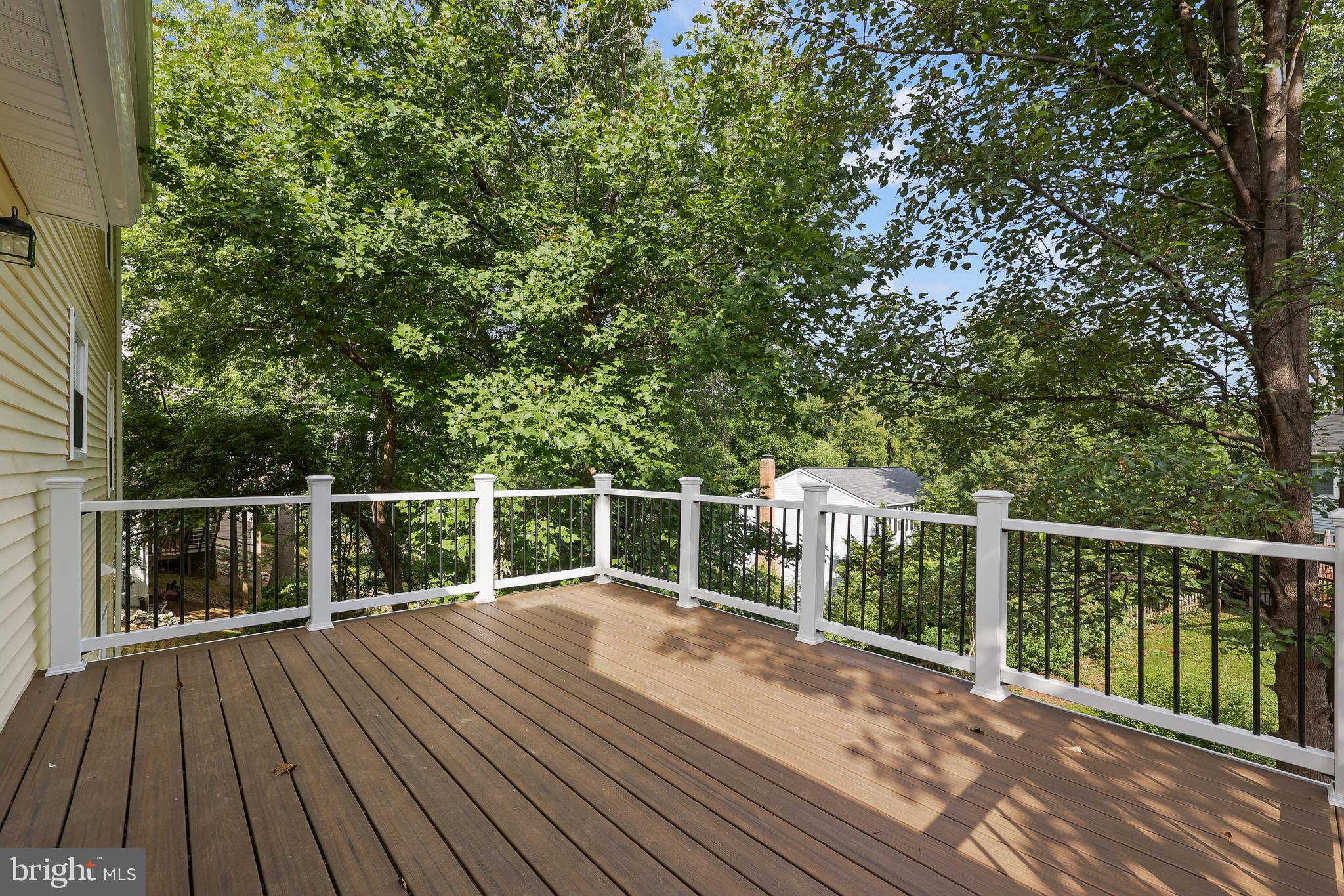 COUNTRY CLUB - Residential