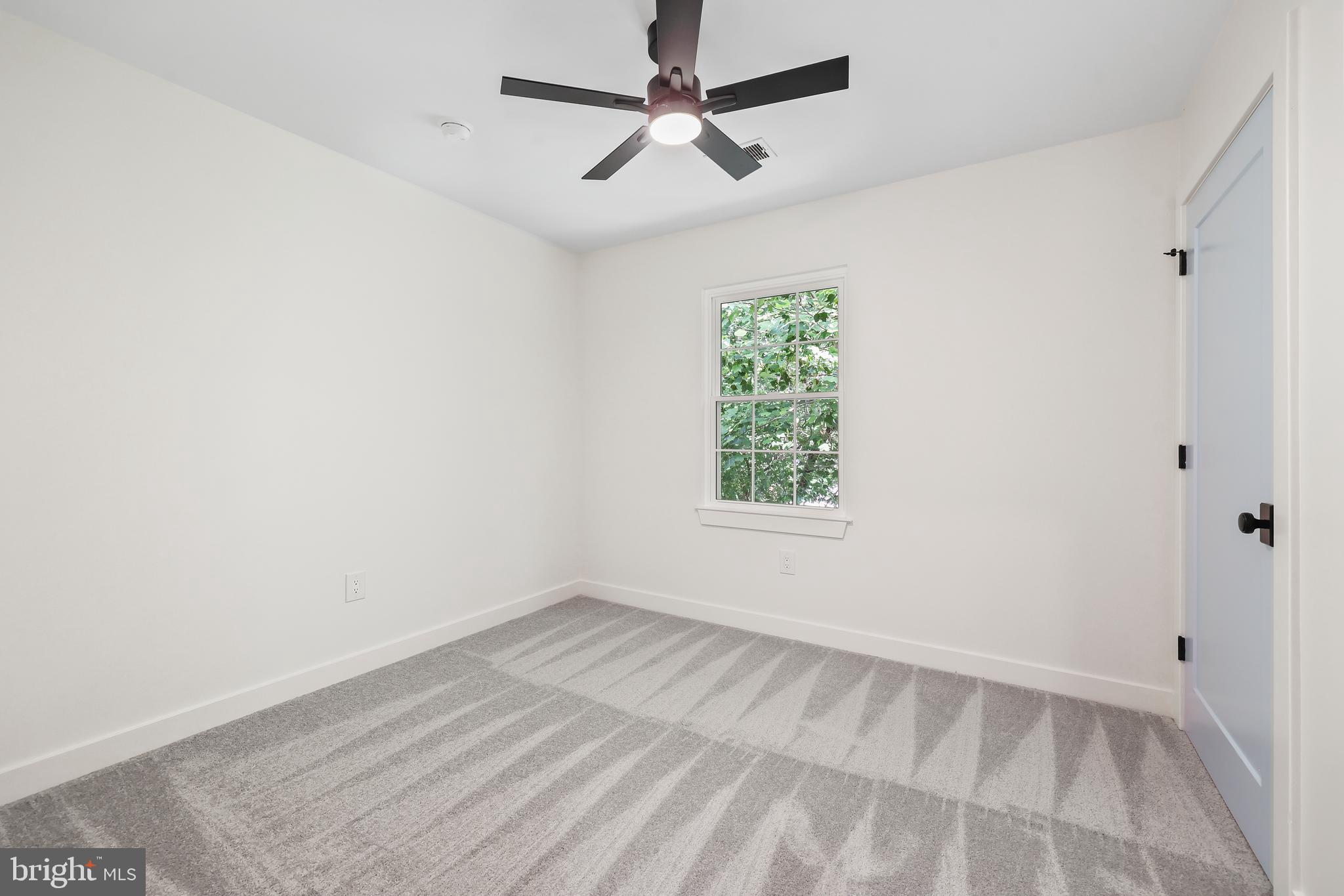 COUNTRY CLUB - Residential