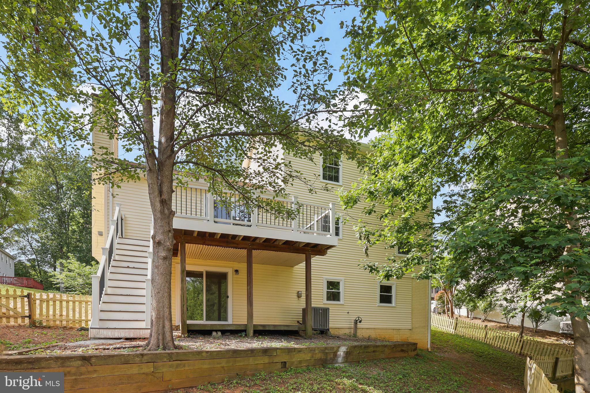 COUNTRY CLUB - Residential