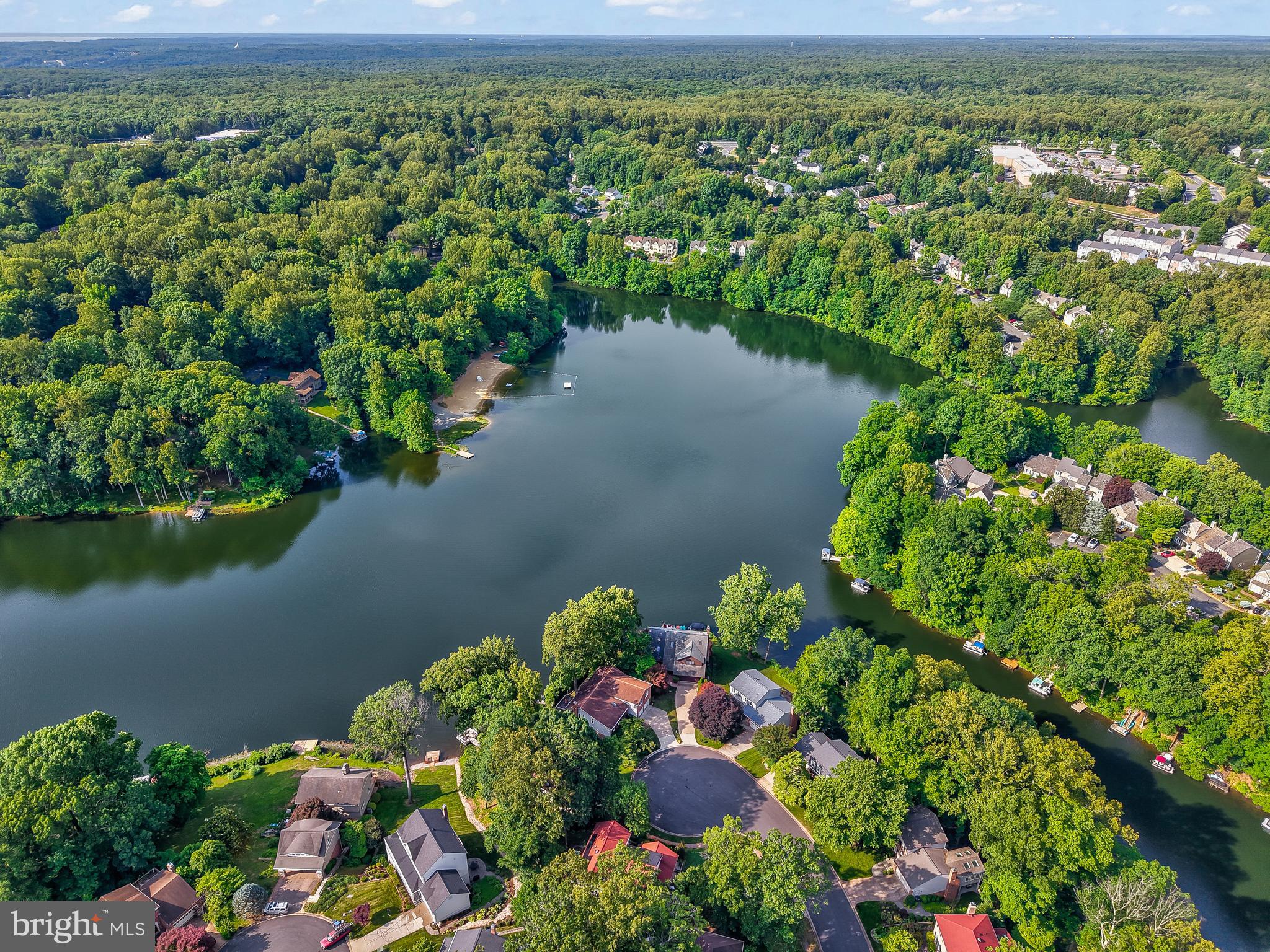 COUNTRY CLUB - Residential