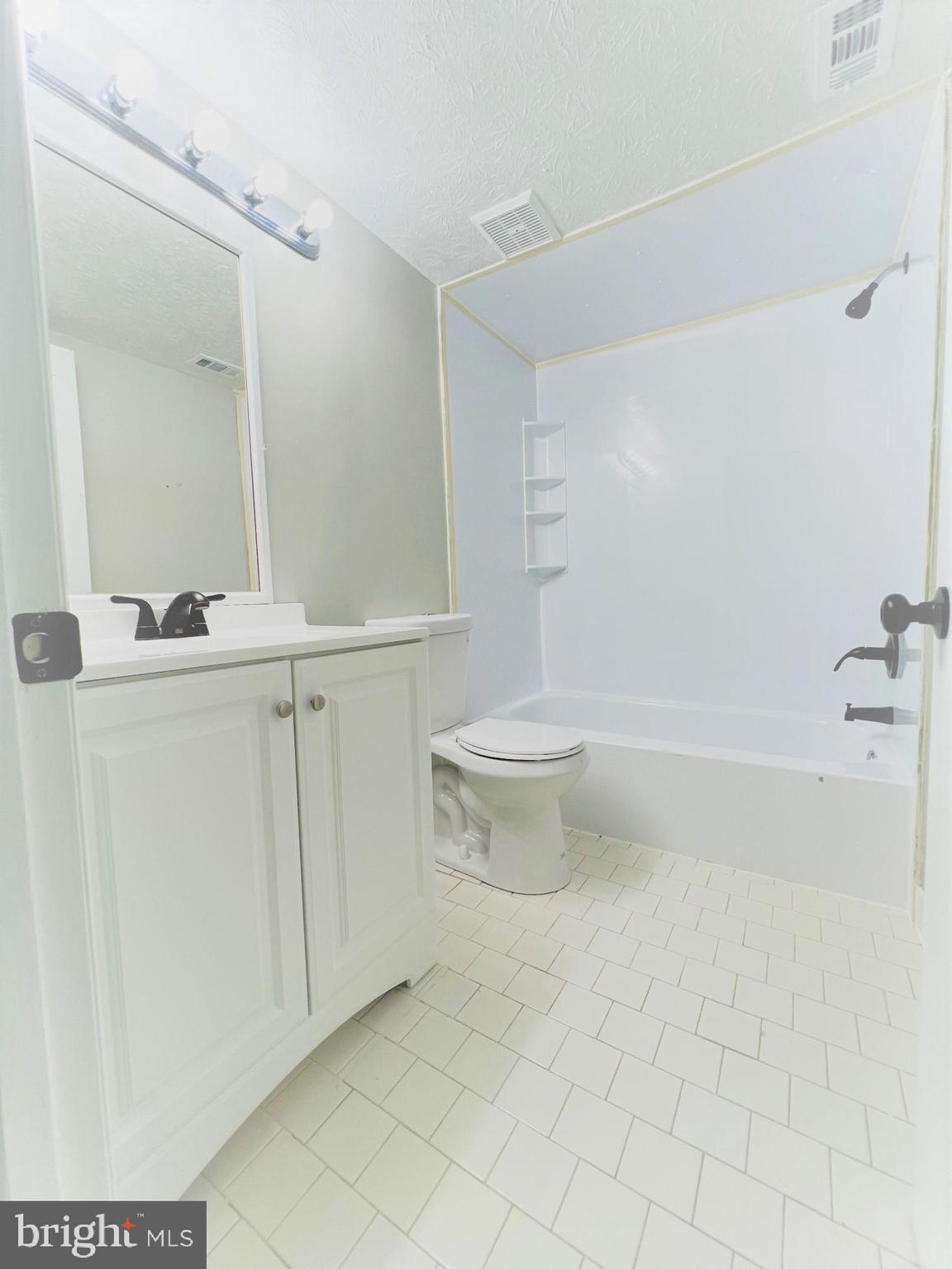 GREENBRIAR CONDO - Residential Lease