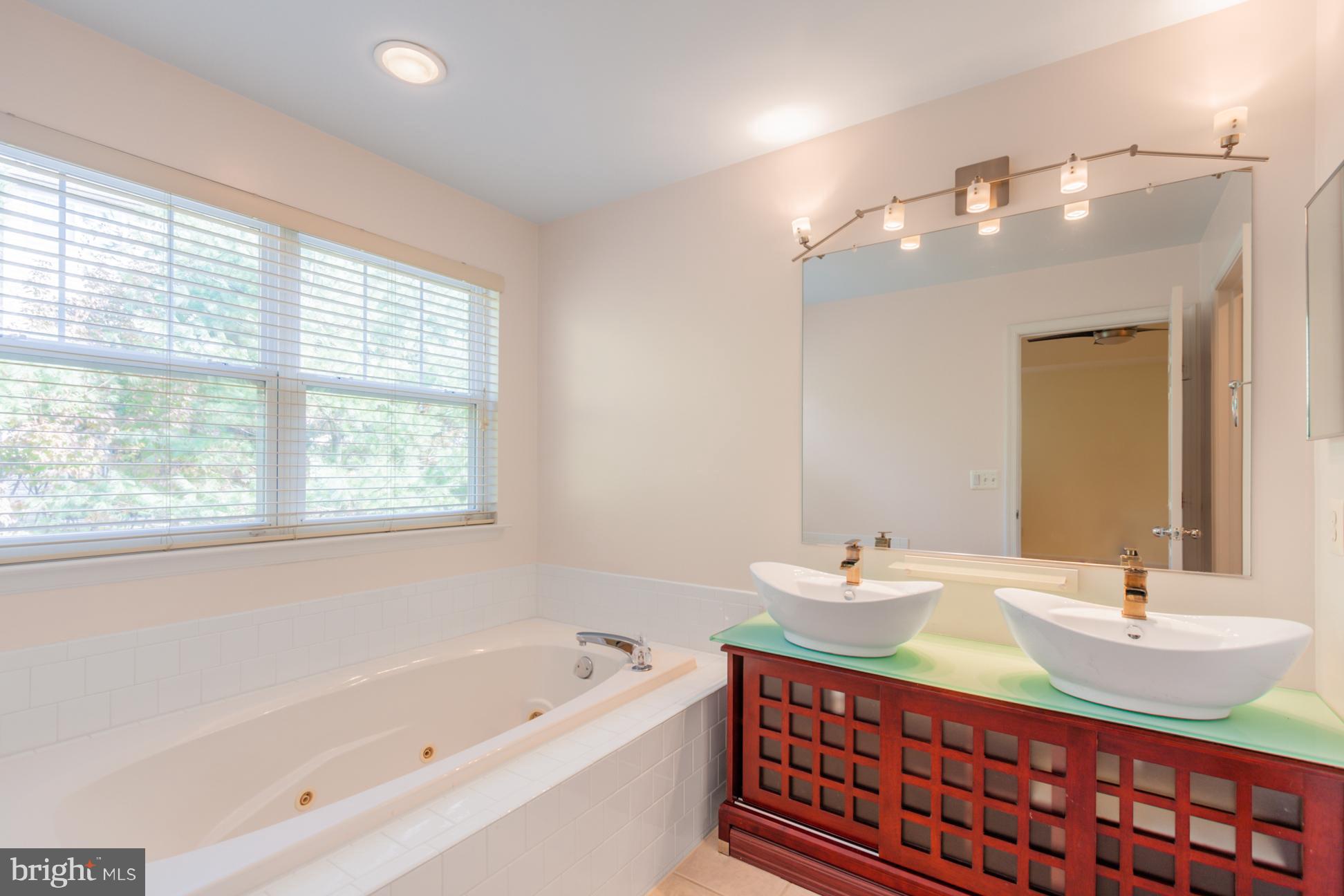 MOUNT WASHINGTON - Residential