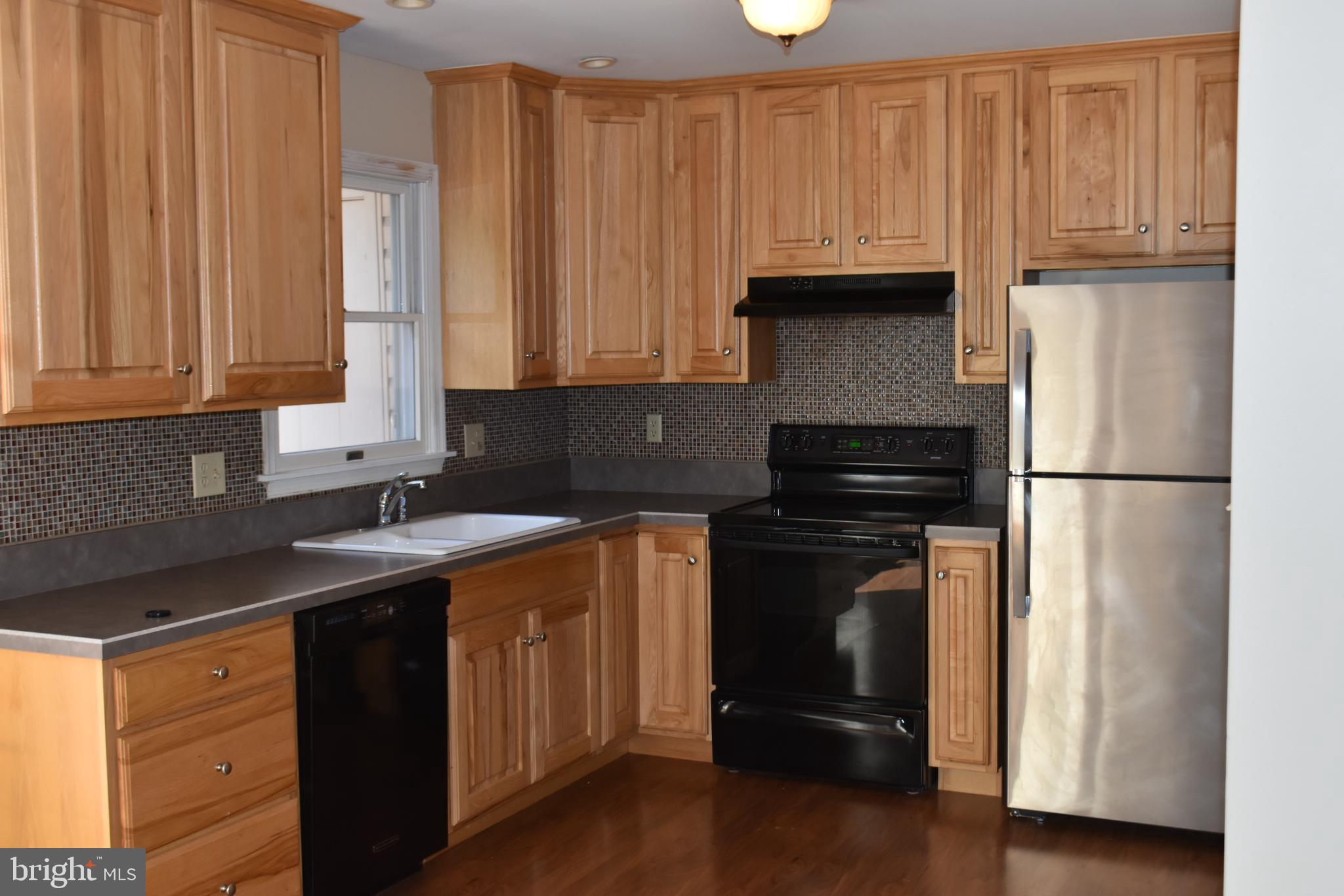 HAMPDEN COURT - Residential Lease