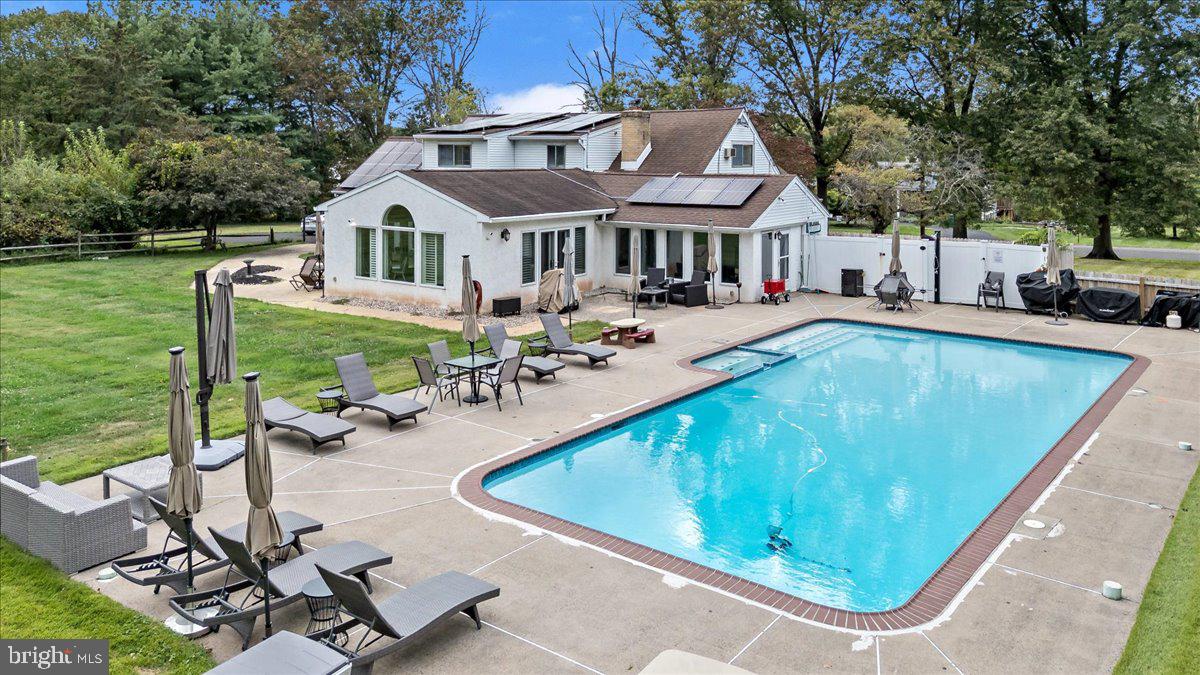 BRIDLE PATH MANOR - Residential
