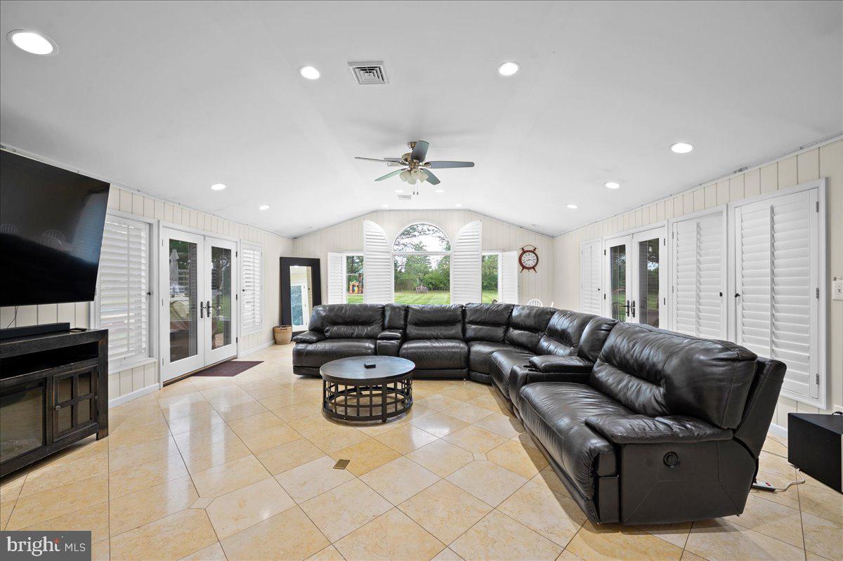 BRIDLE PATH MANOR - Residential