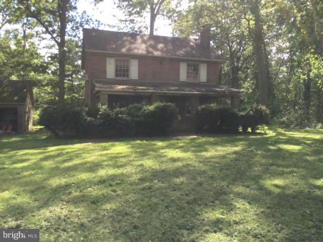 WHITE HALL - Residential