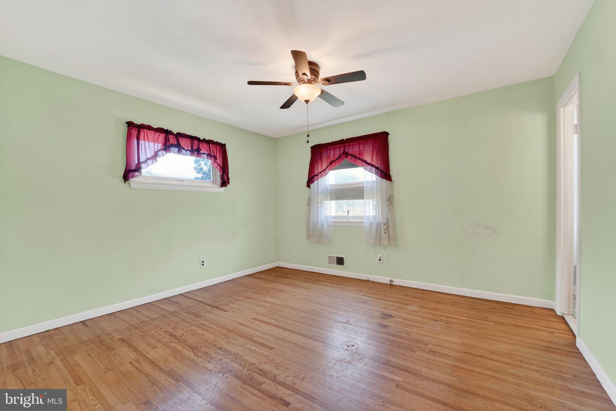 WEST LAUREL ACRES - Residential