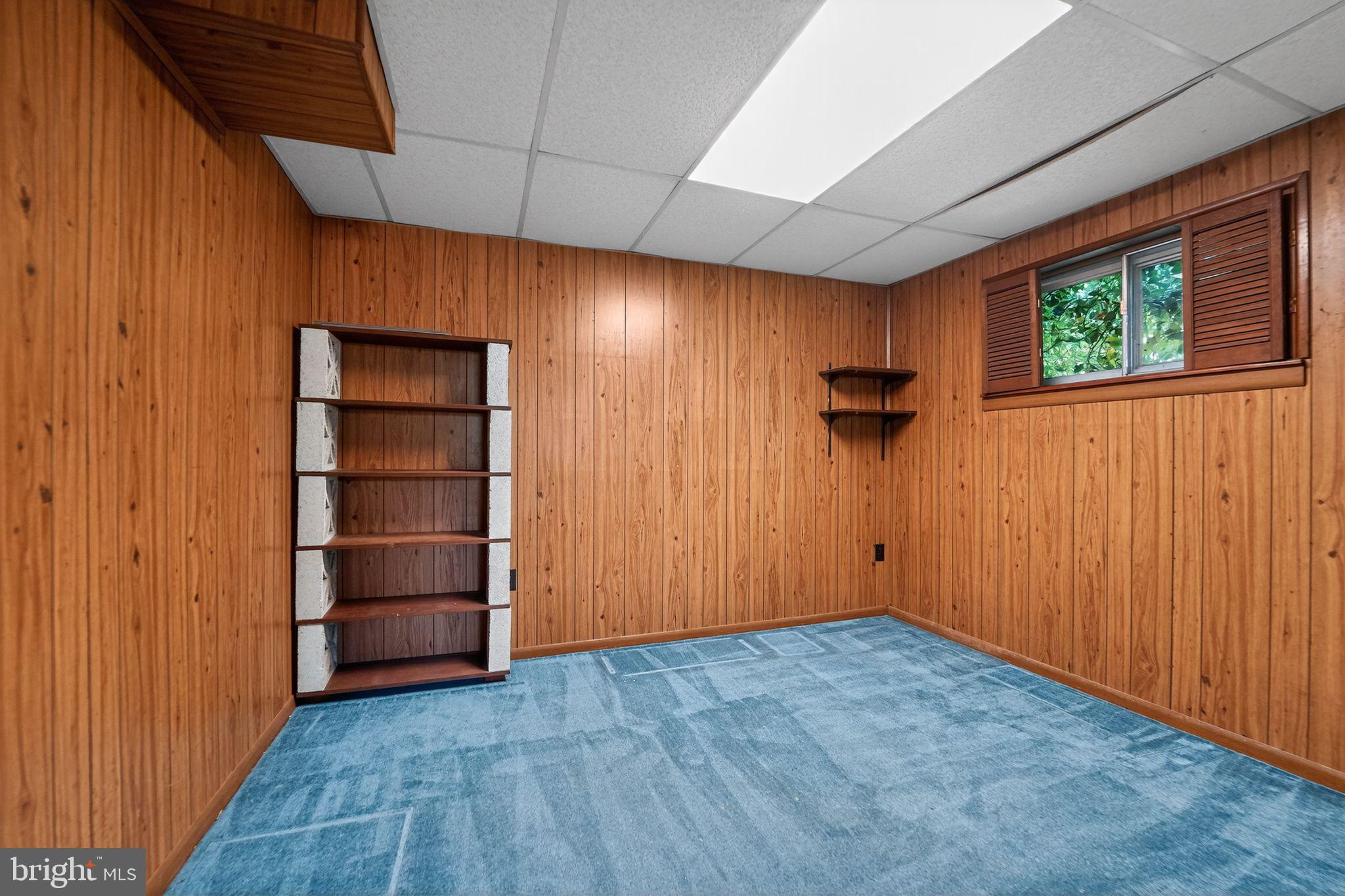 WEST LAUREL ACRES - Residential