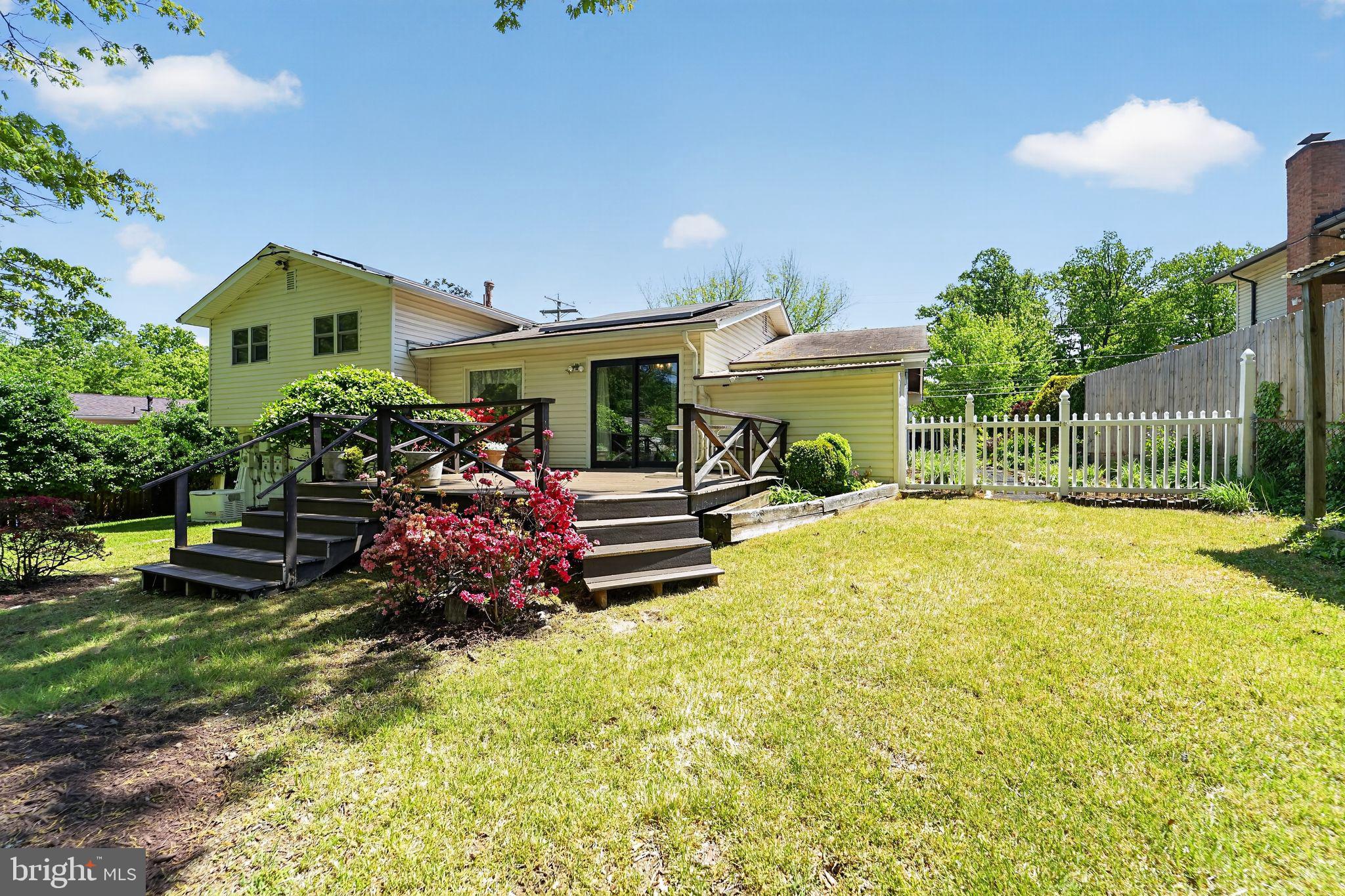 WEST LAUREL ACRES - Residential