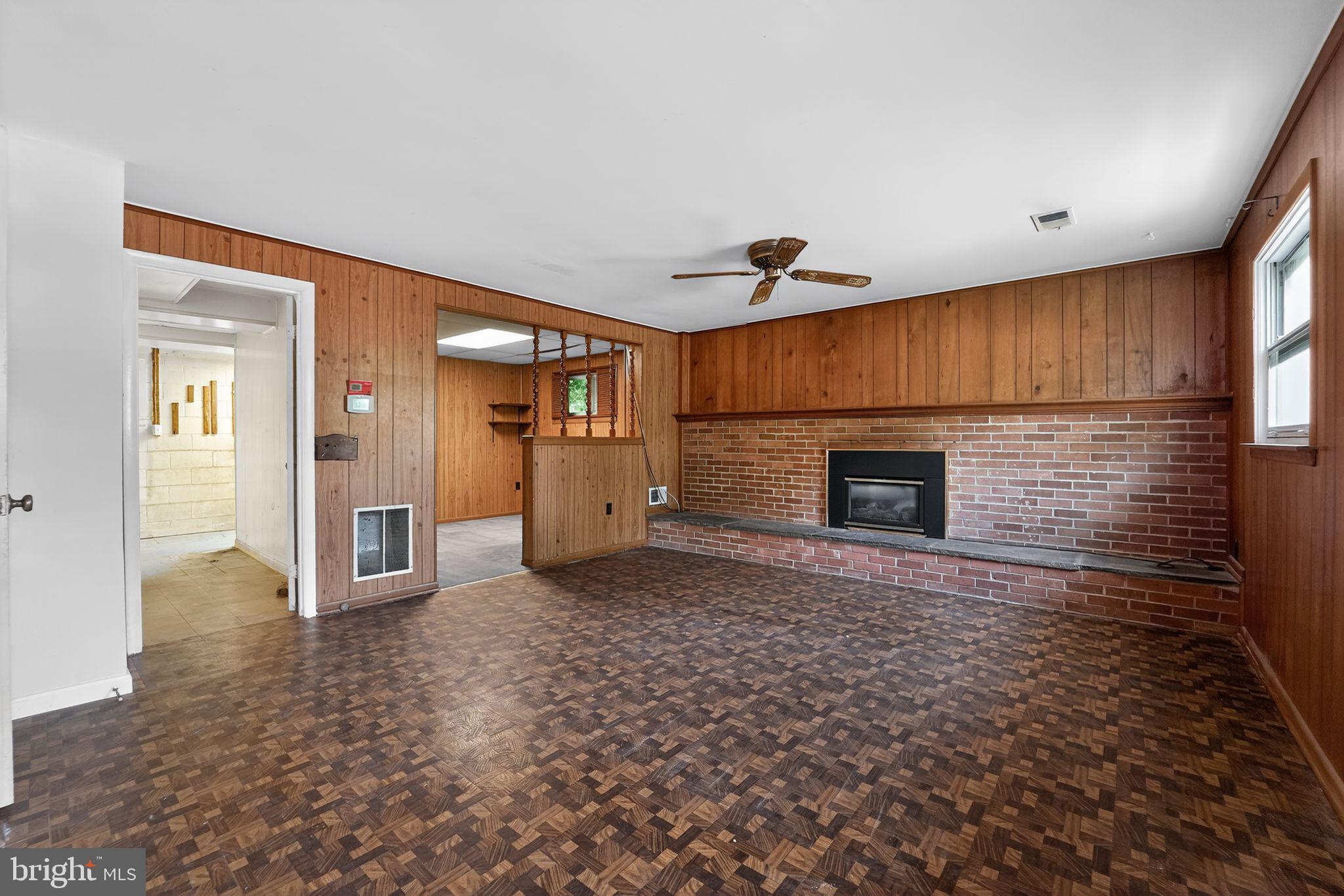 WEST LAUREL ACRES - Residential