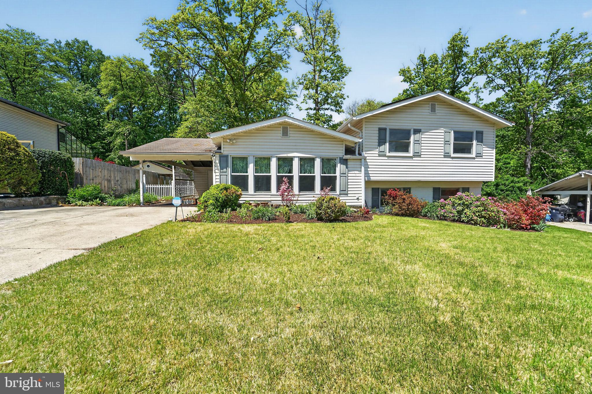 WEST LAUREL ACRES - Residential
