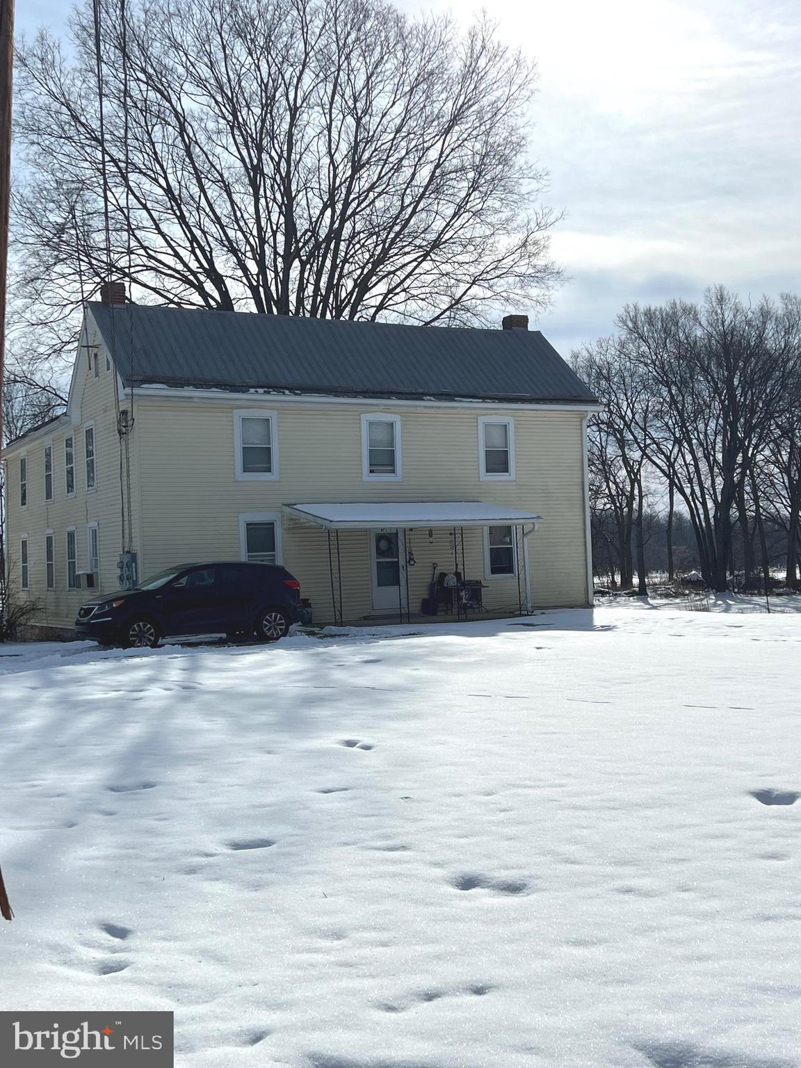 Spacious one bedroom one bathroom apartment located in a rural setting. It has a small enclosed deck for sitting. No pets or smoking allowed. Application will be done through Rentspree, contact agent.