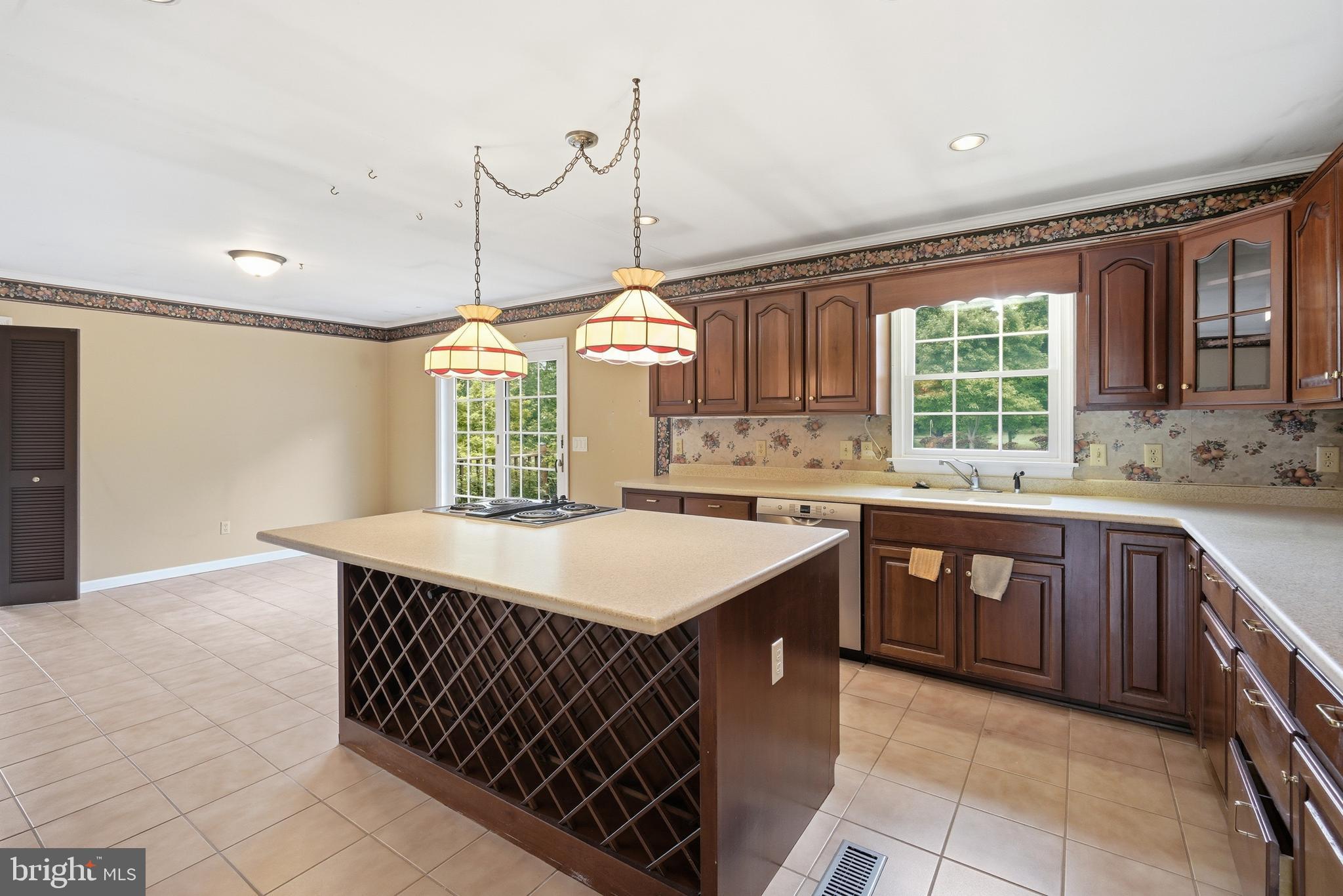HOLLY ACRES - Residential