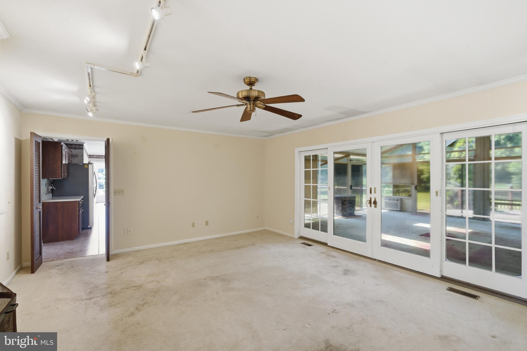 HOLLY ACRES - Residential