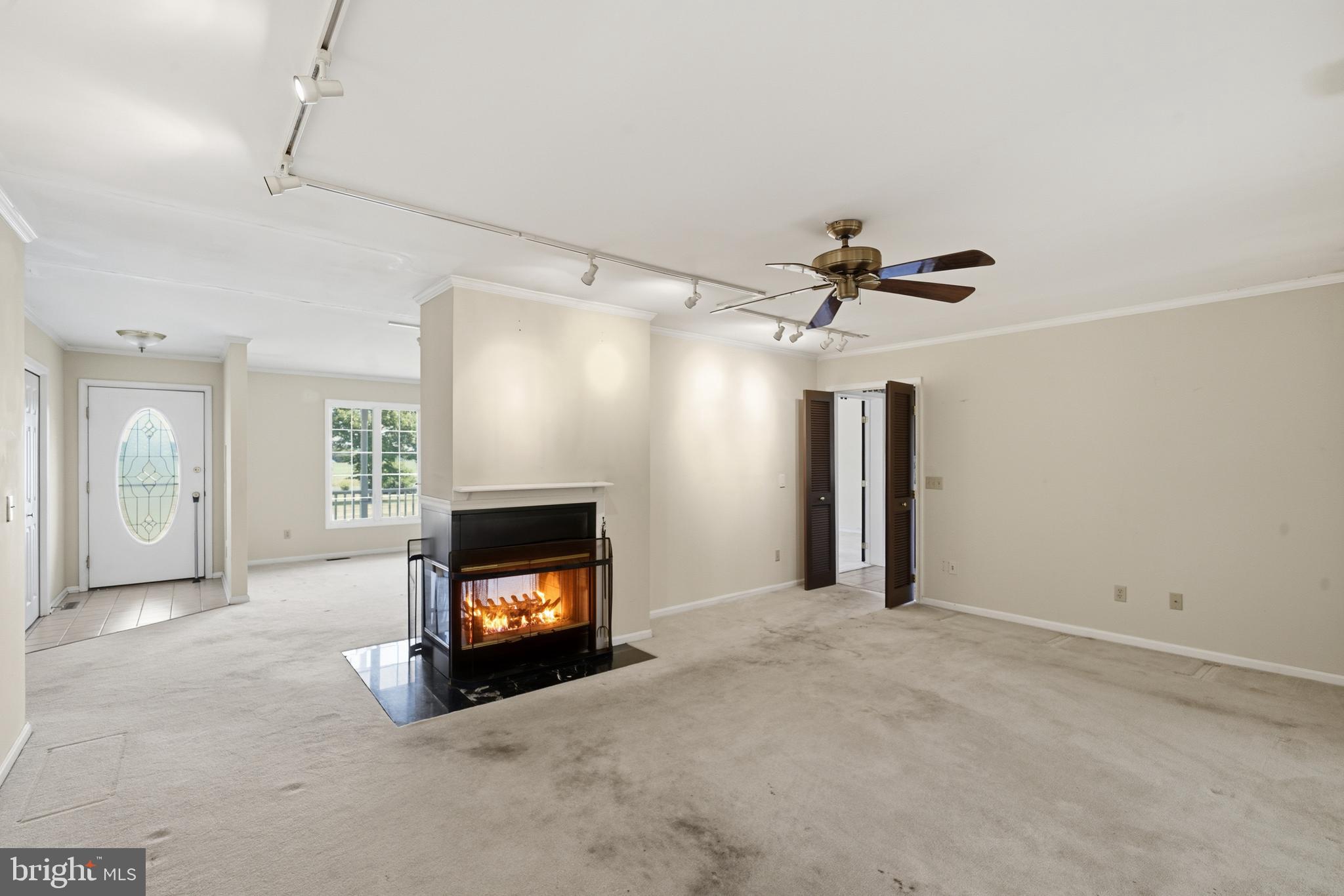HOLLY ACRES - Residential