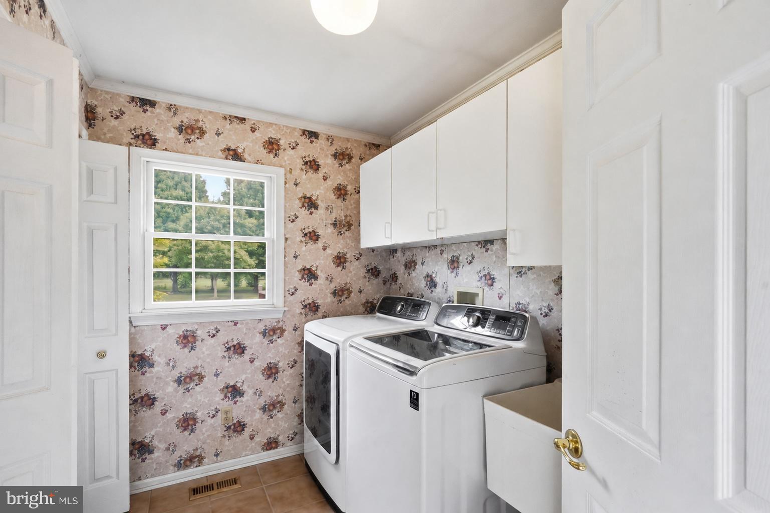 HOLLY ACRES - Residential