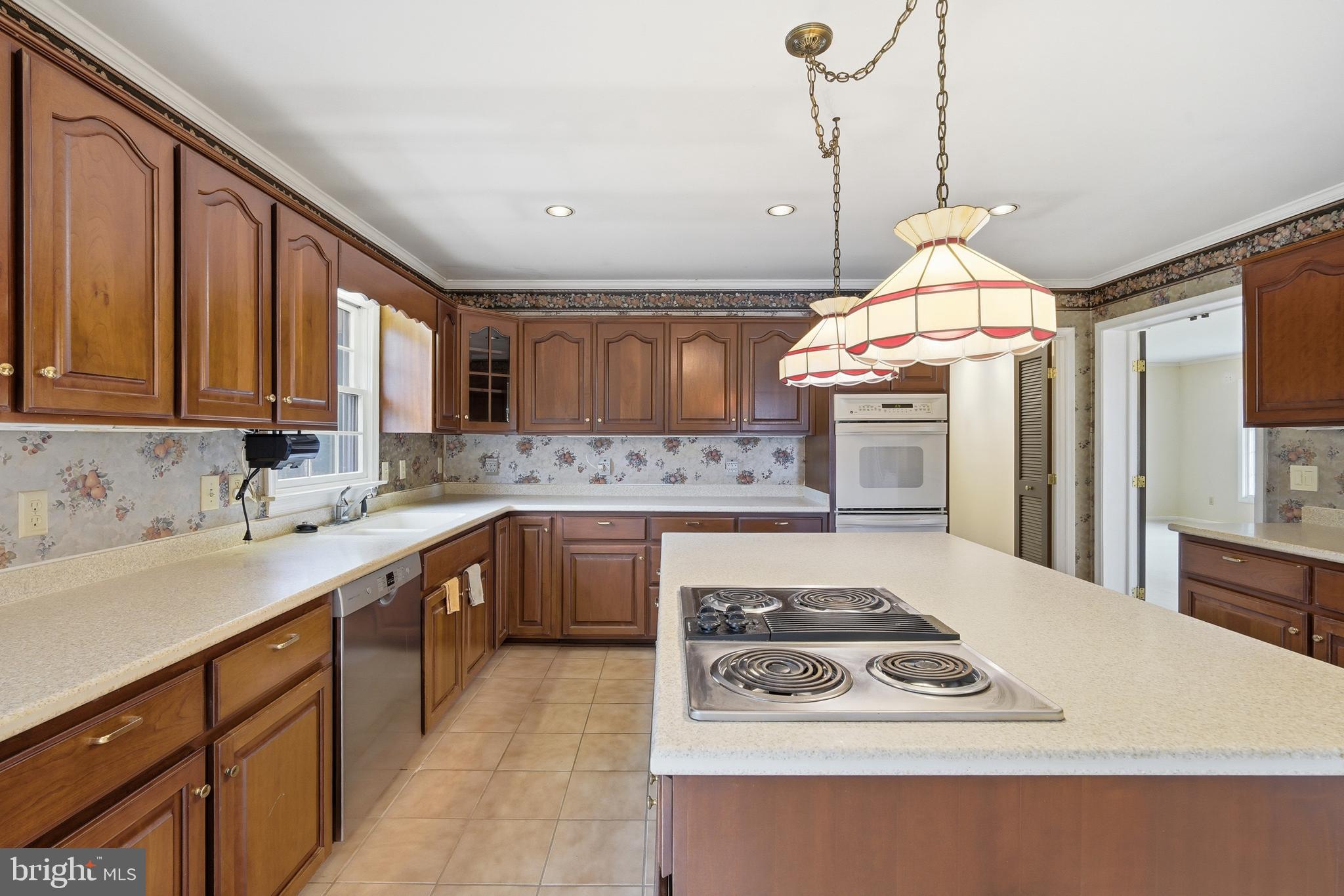 HOLLY ACRES - Residential