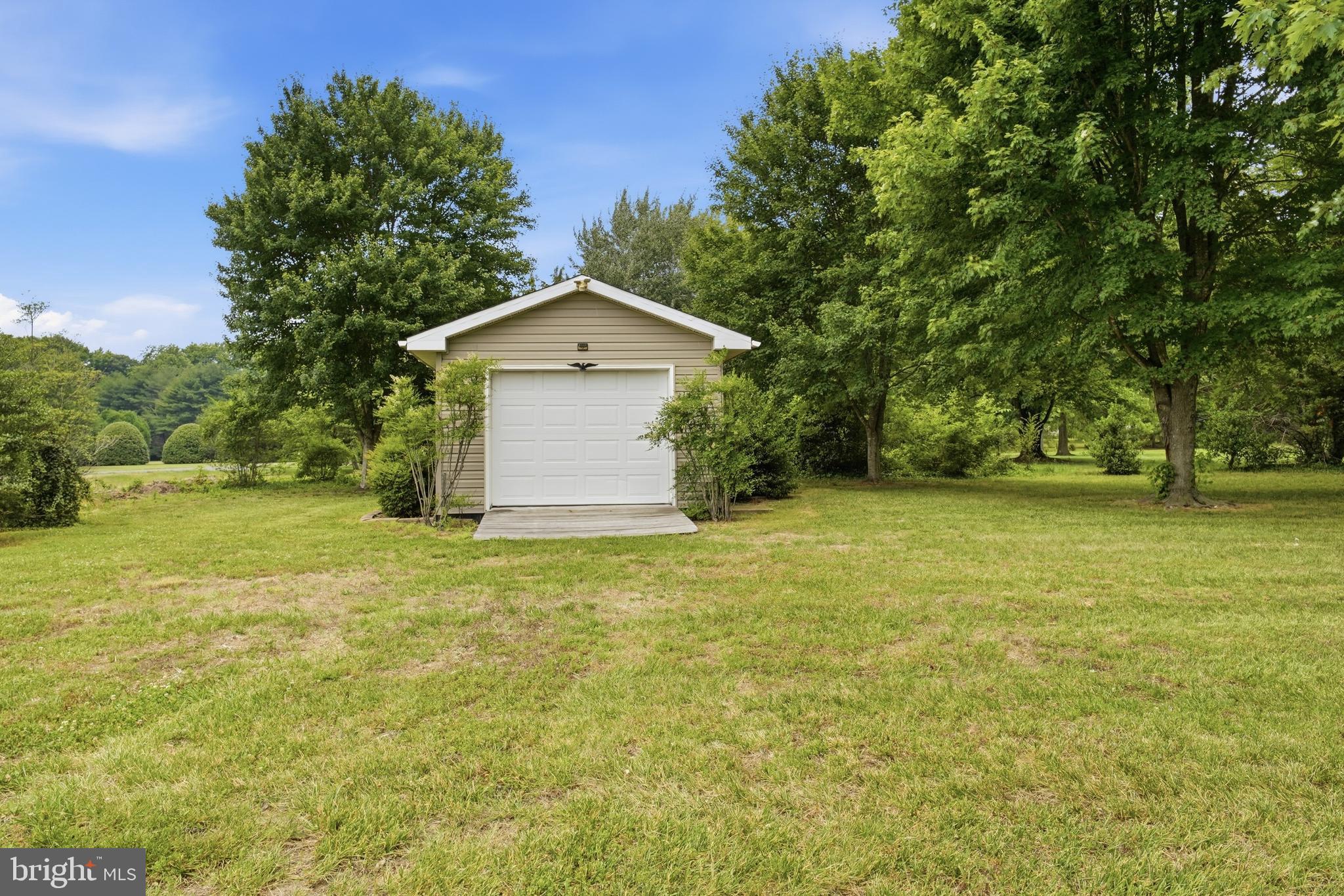 HOLLY ACRES - Residential