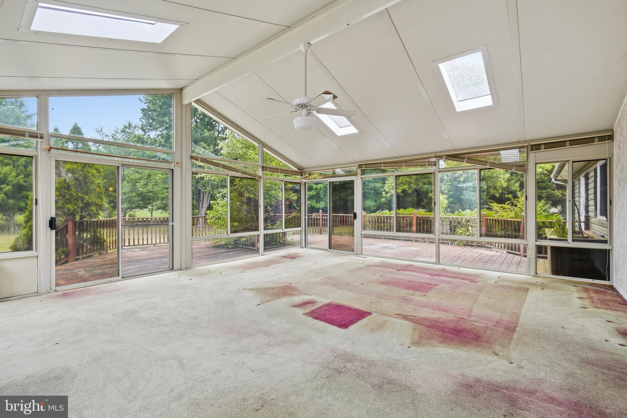 HOLLY ACRES - Residential