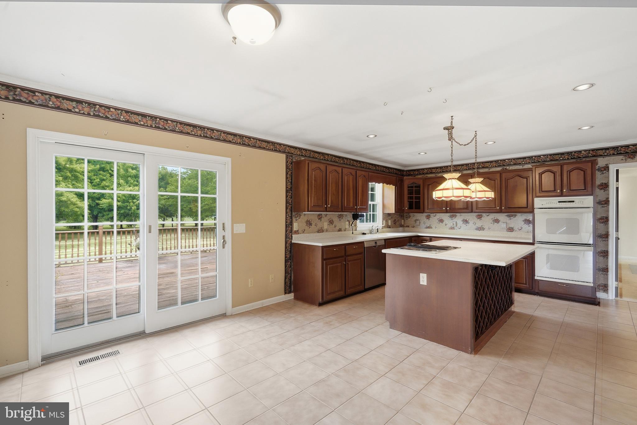 HOLLY ACRES - Residential